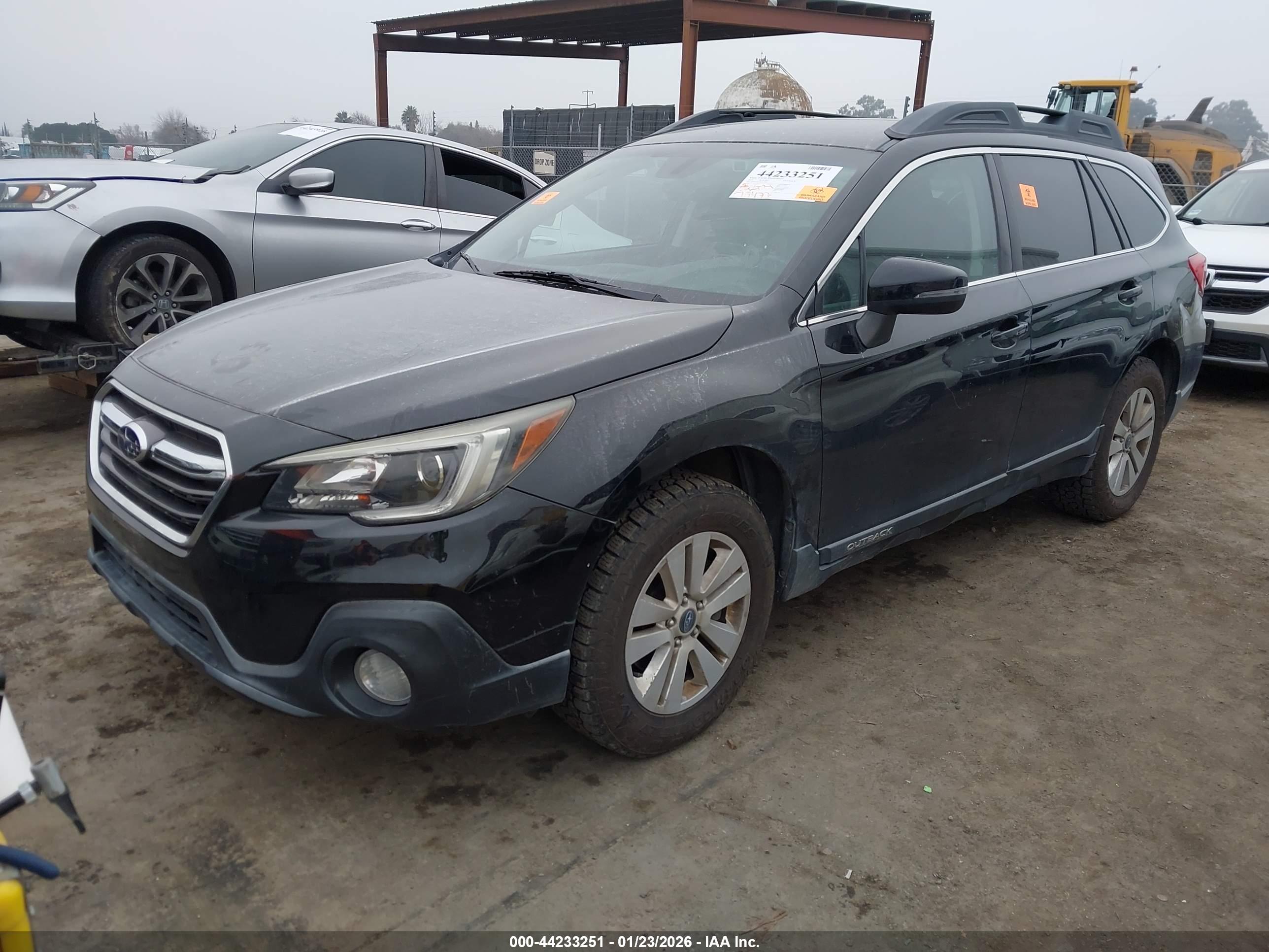 SUBARU OUTBACK image 2
