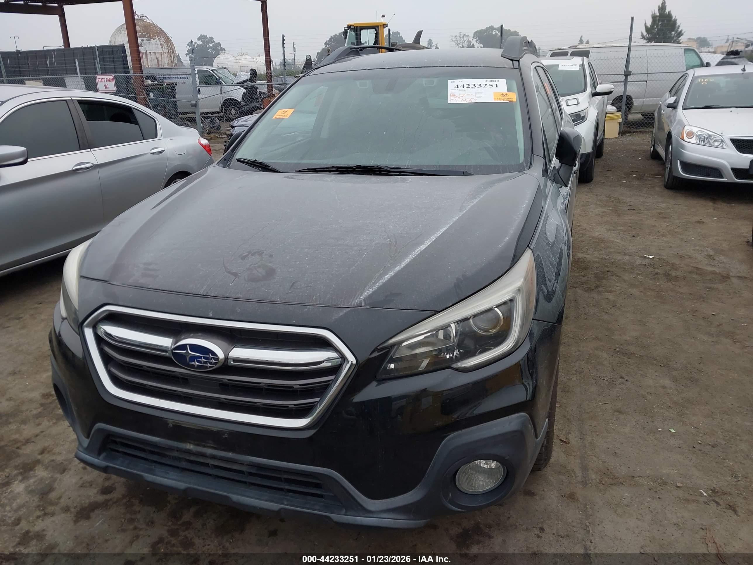SUBARU OUTBACK image 6