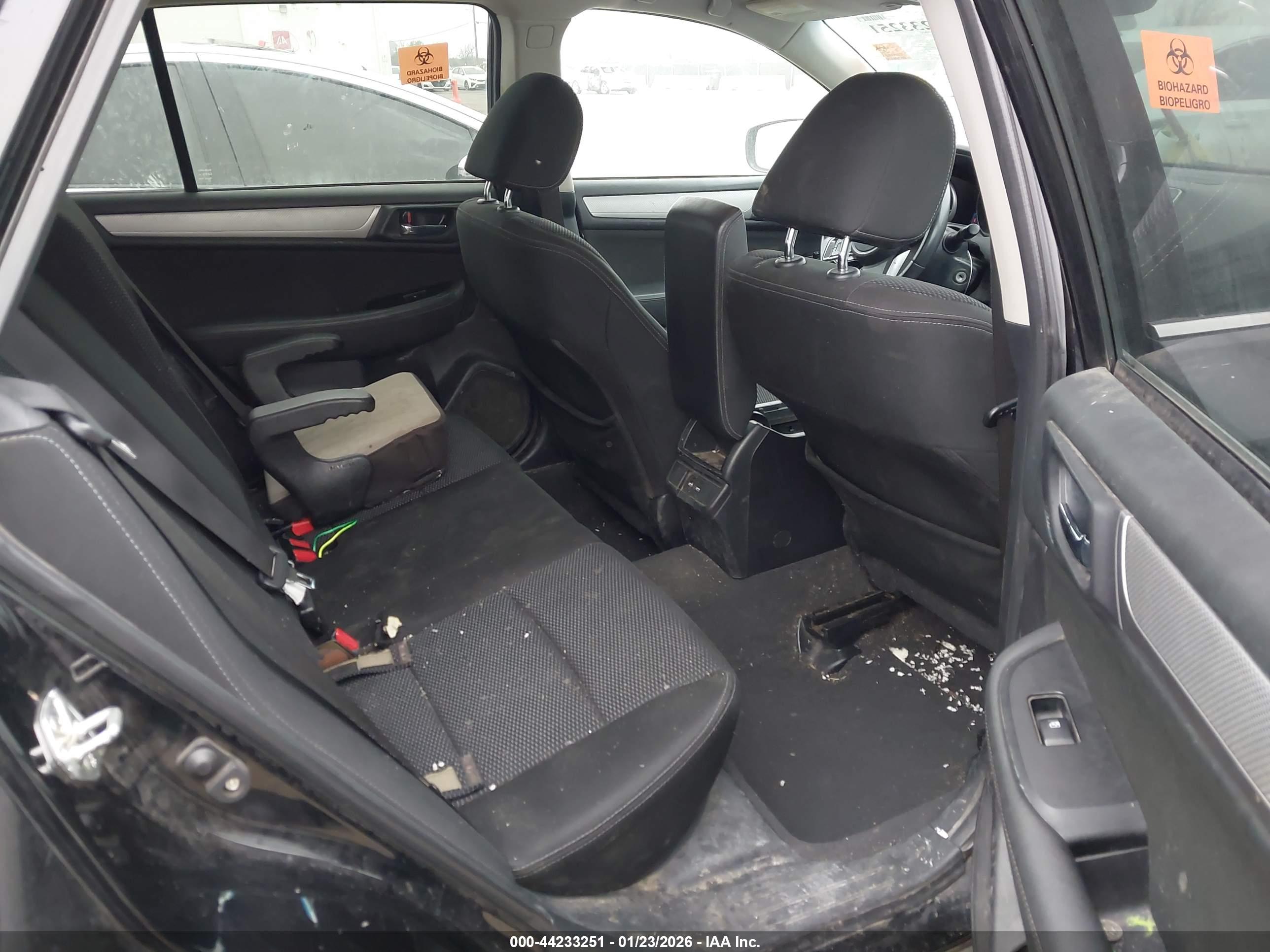 SUBARU OUTBACK image 8