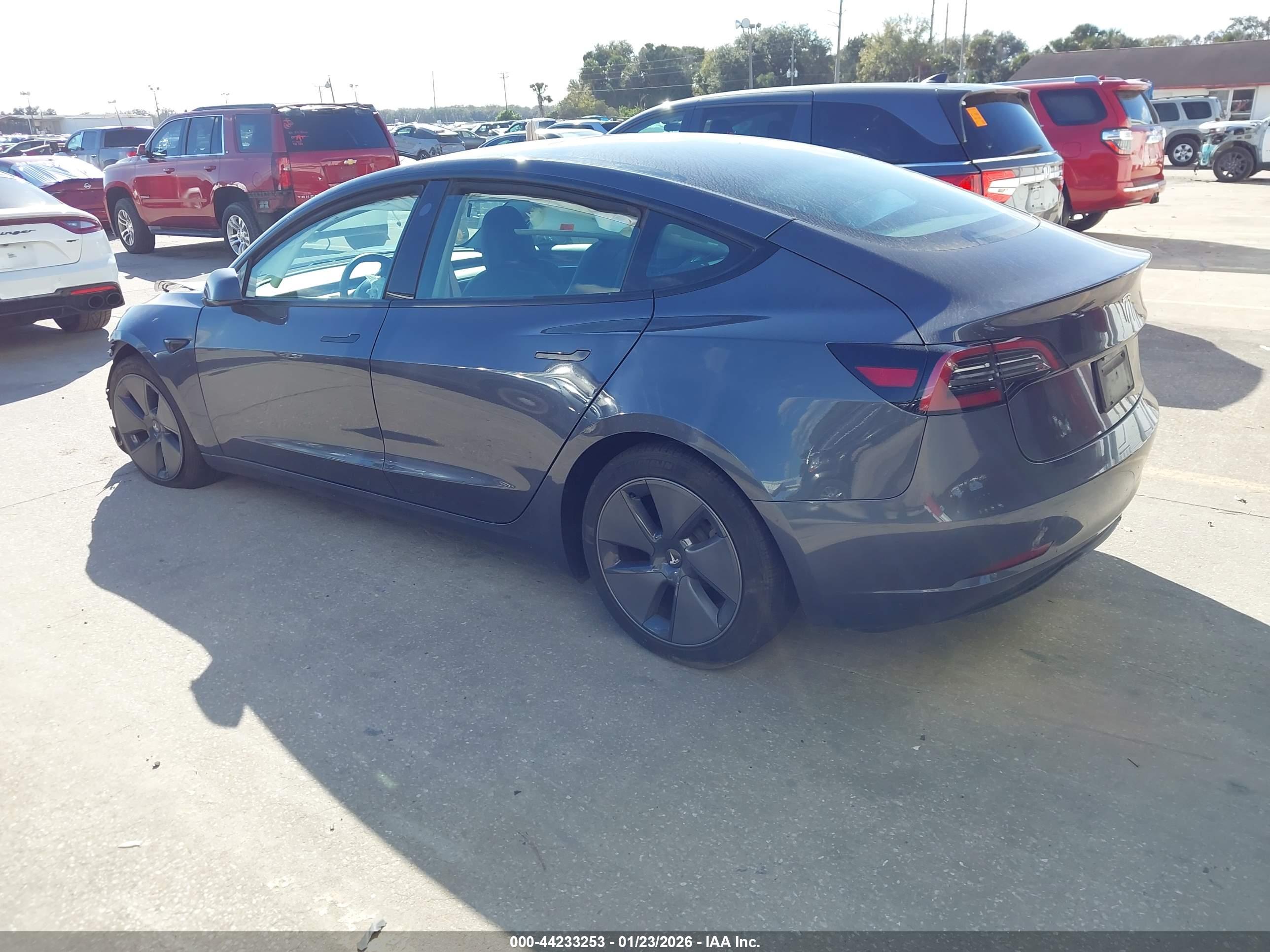 TESLA MODEL image 3