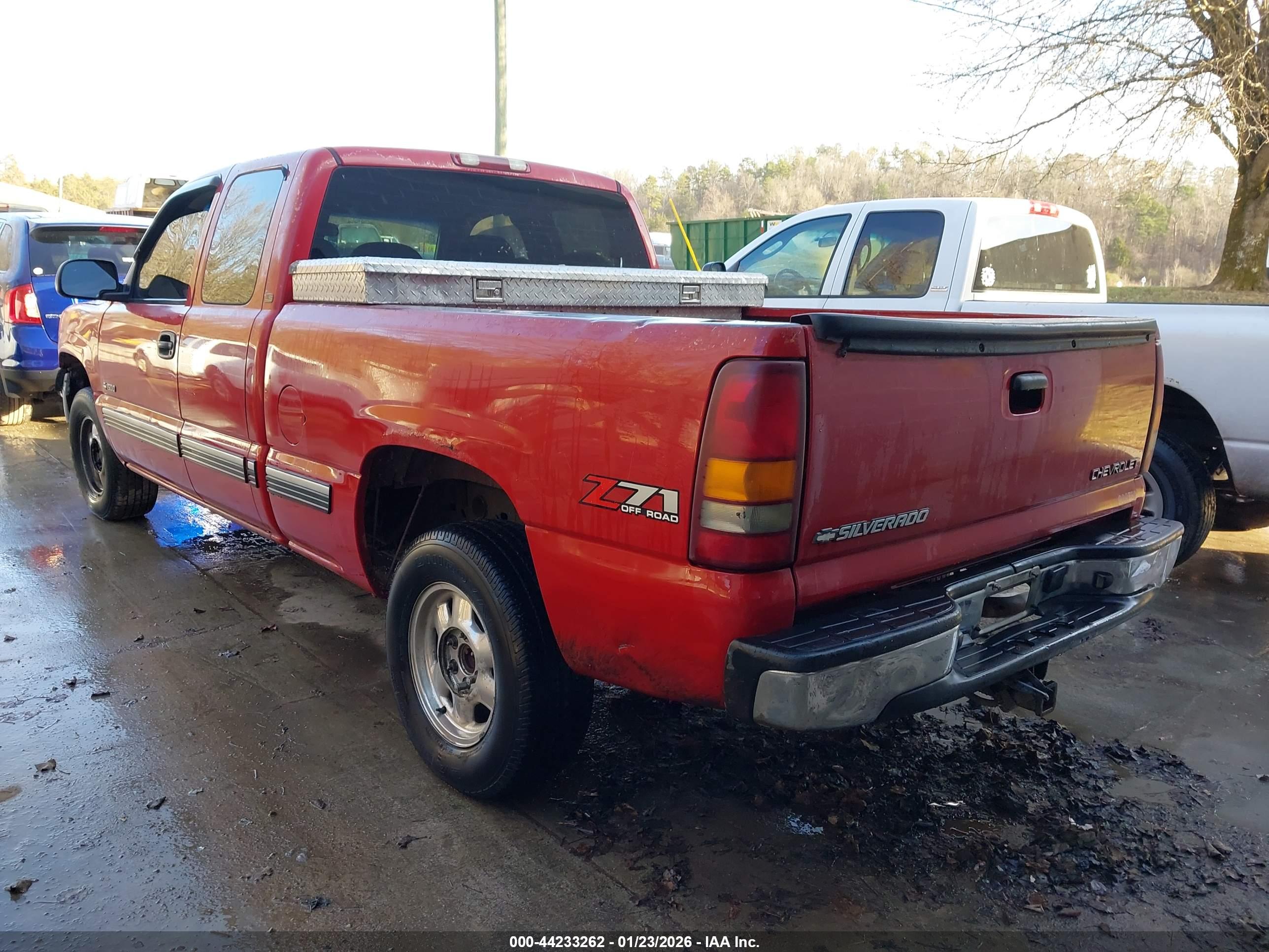CHEVROLET SILVERADO image 3