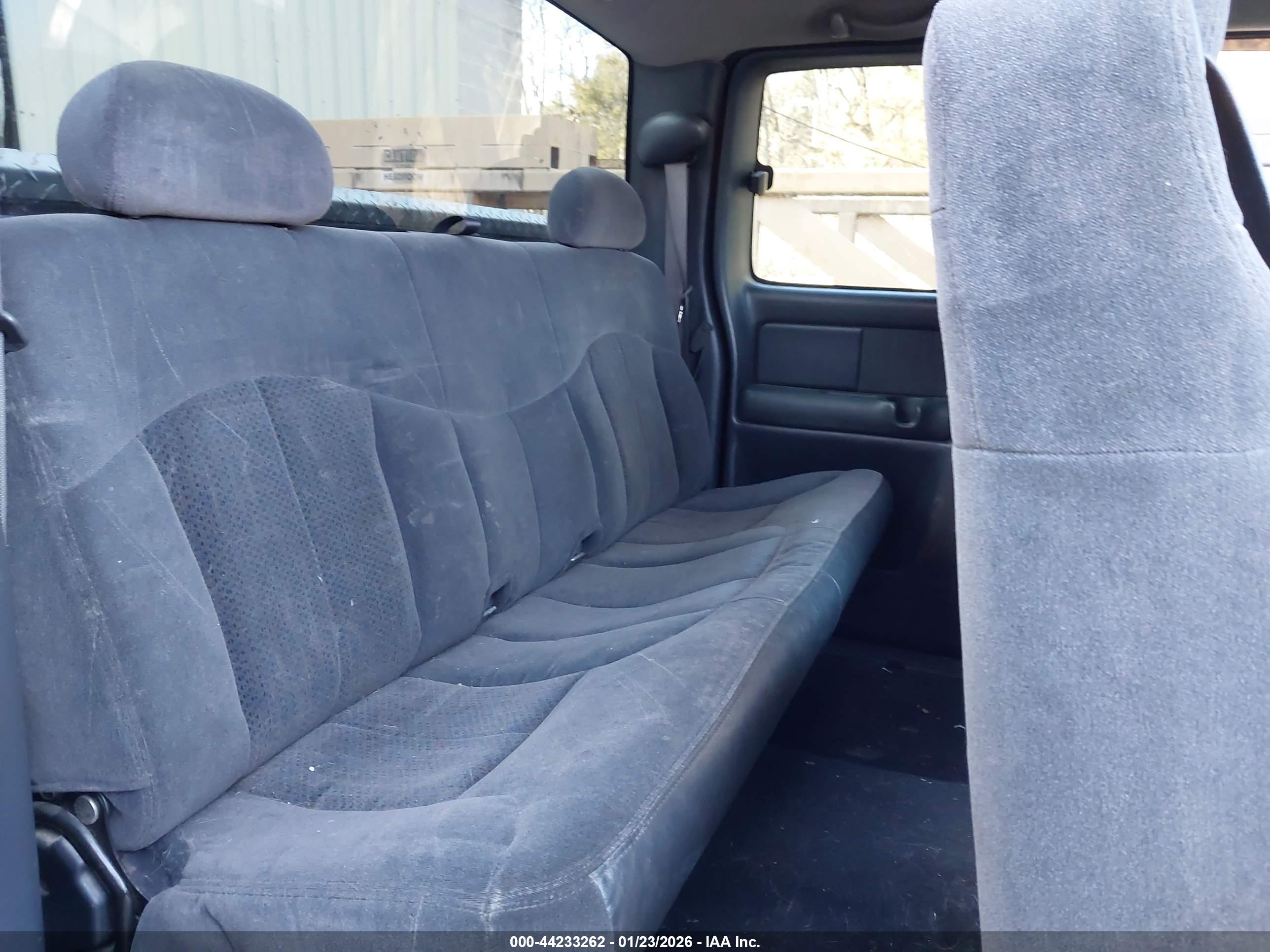 CHEVROLET SILVERADO image 8
