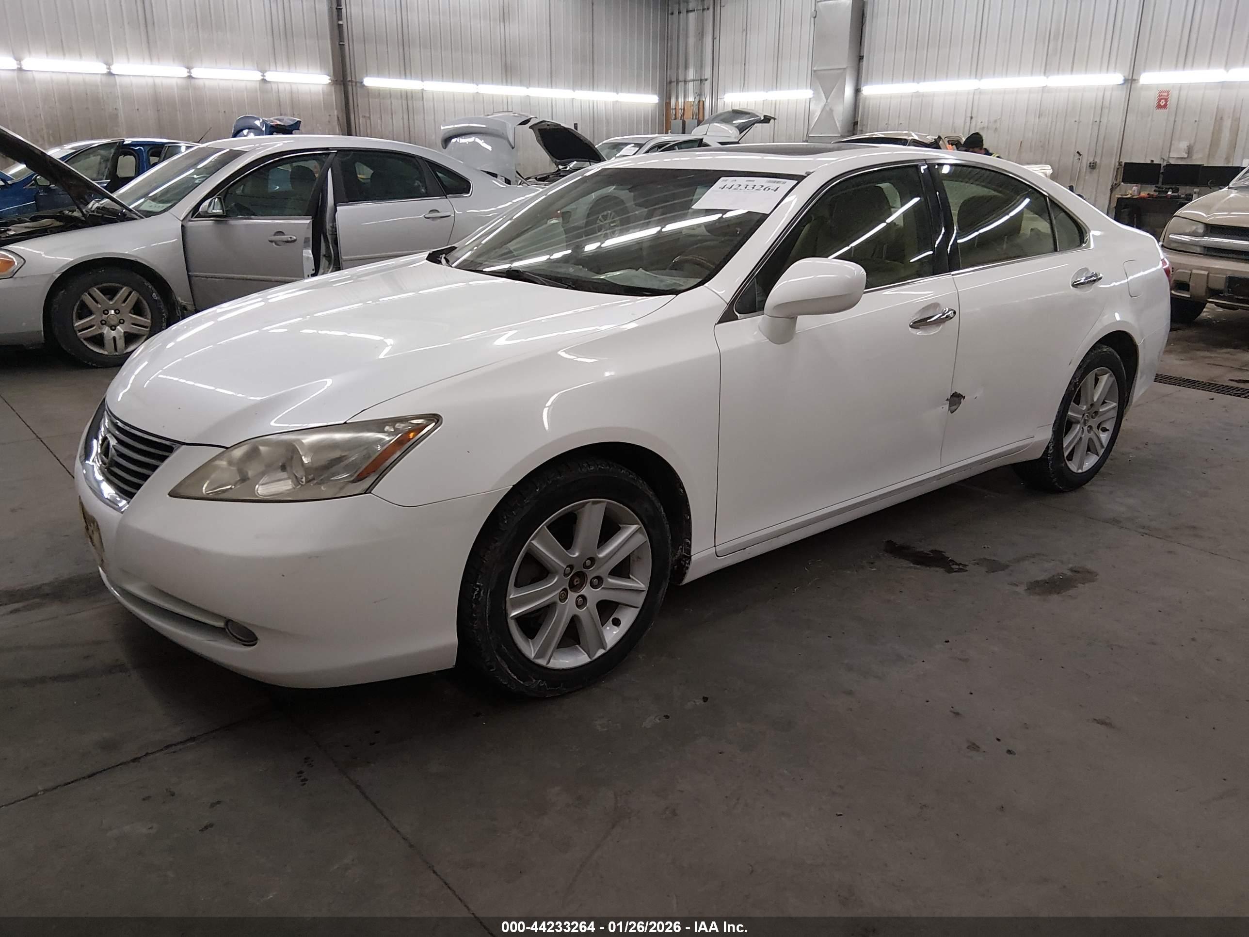 LEXUS ES image 2