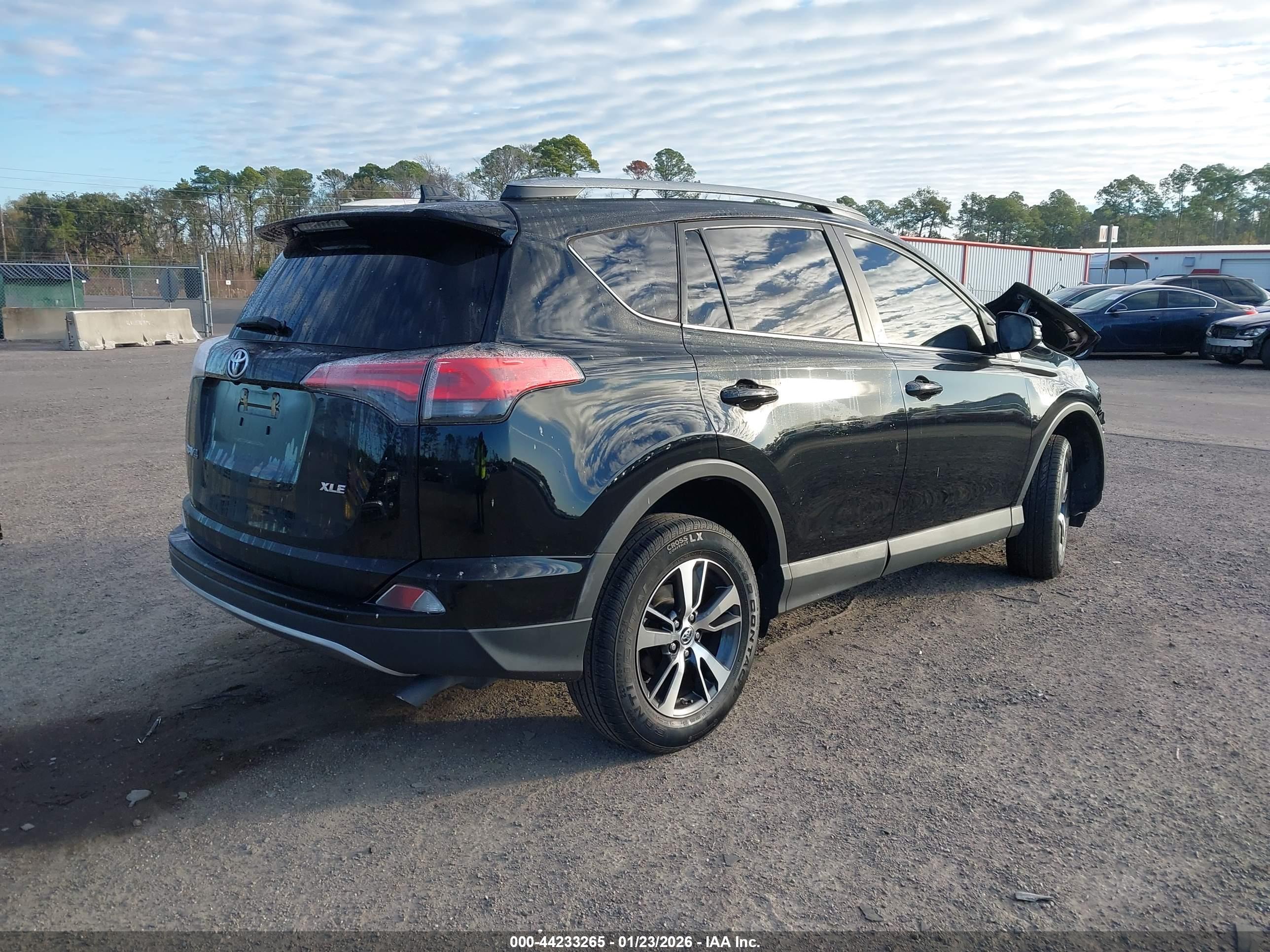 TOYOTA RAV4 image 4