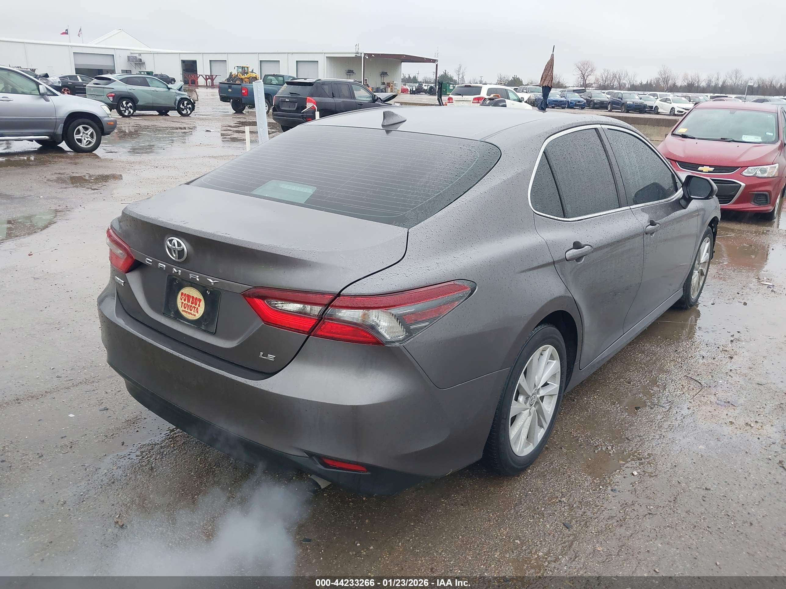 TOYOTA CAMRY image 4