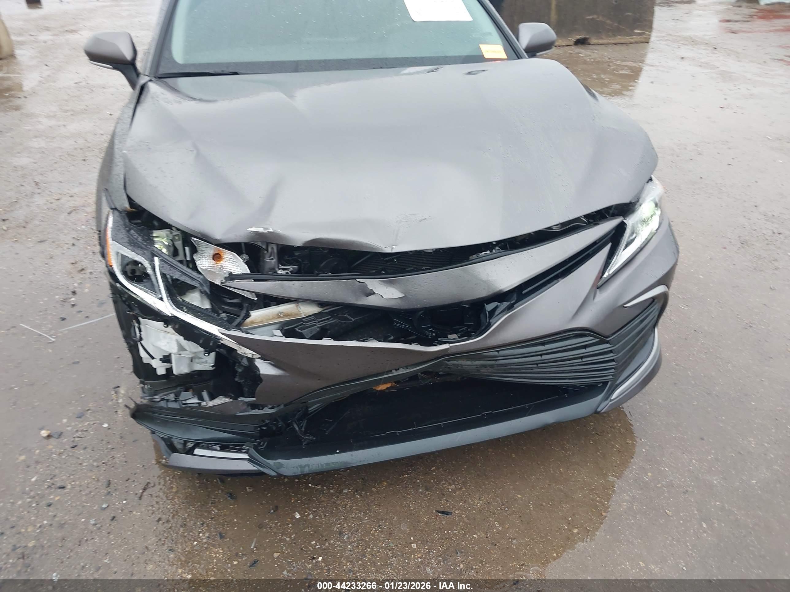 TOYOTA CAMRY image 6