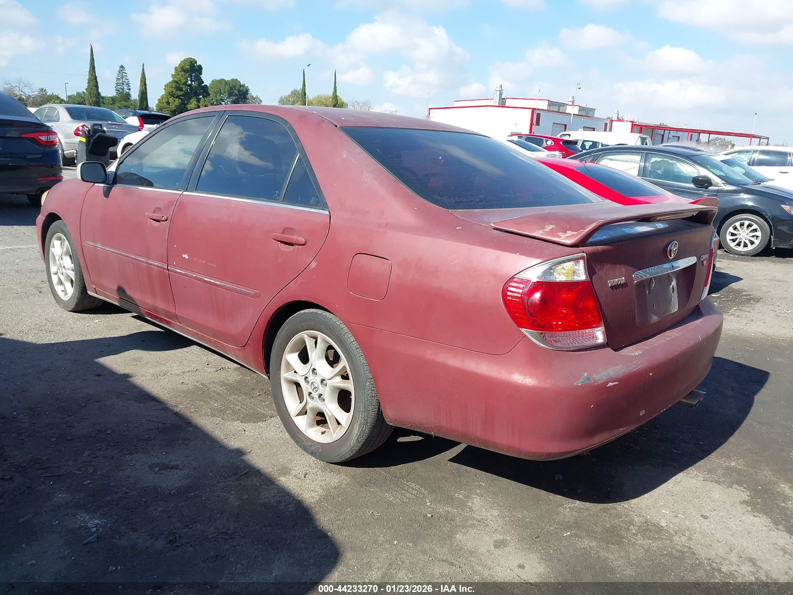 TOYOTA CAMRY image 3