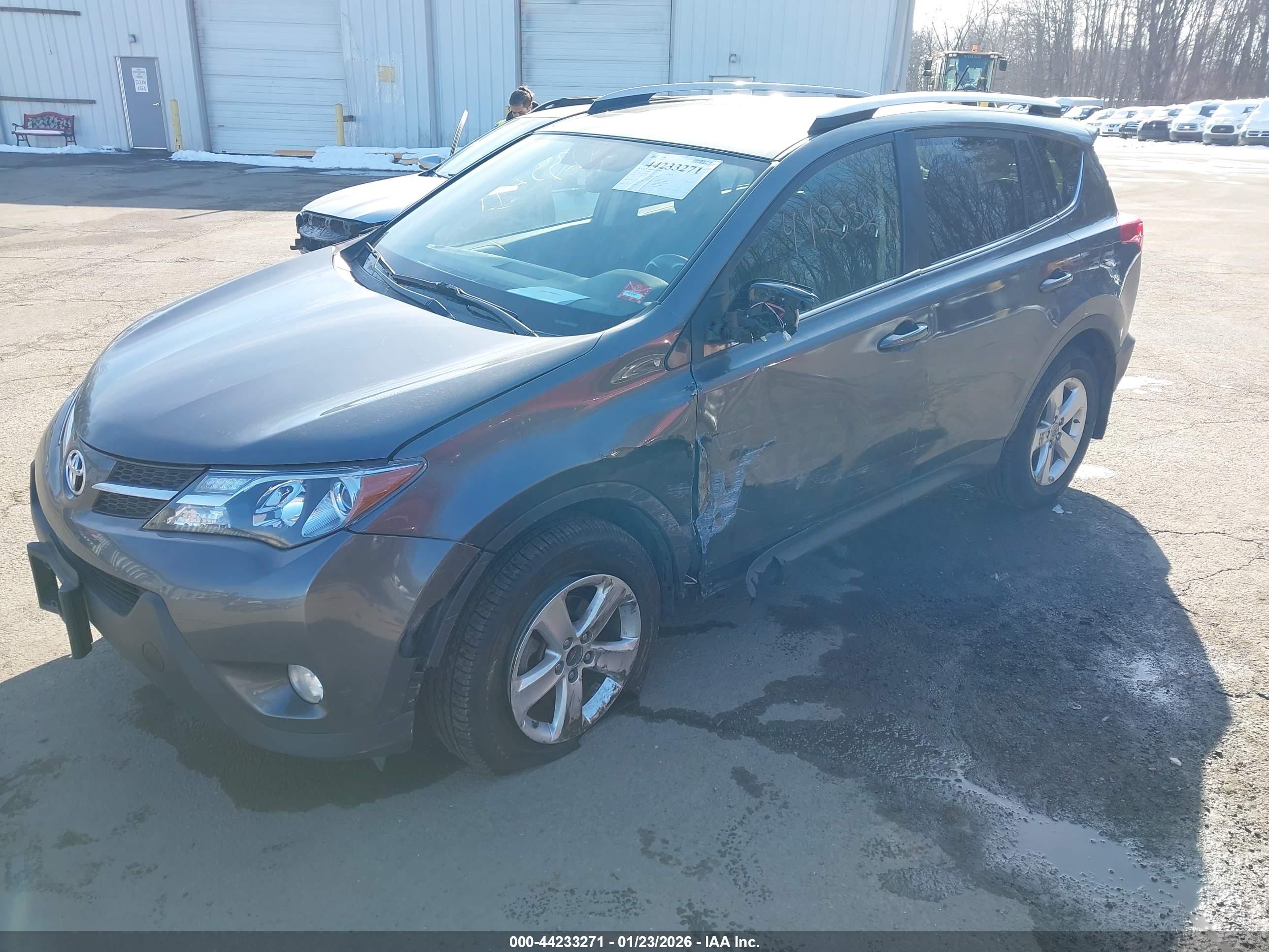 TOYOTA RAV4 image 2