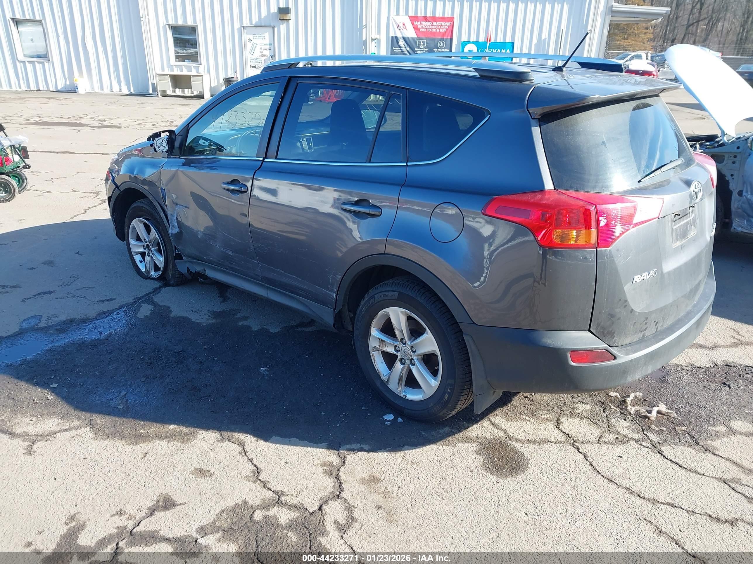 TOYOTA RAV4 image 3