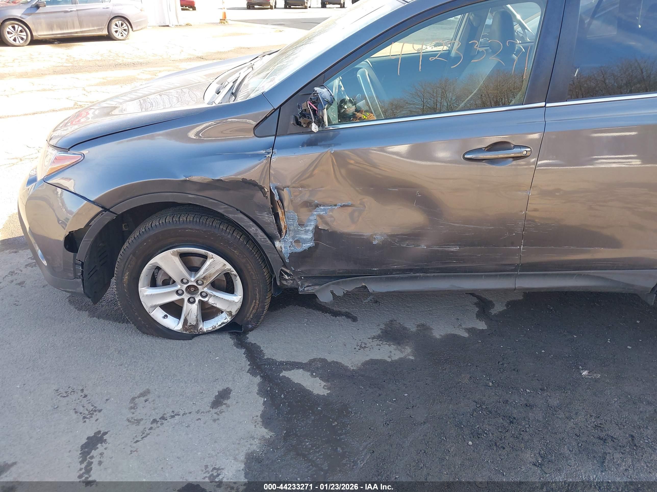 TOYOTA RAV4 image 6