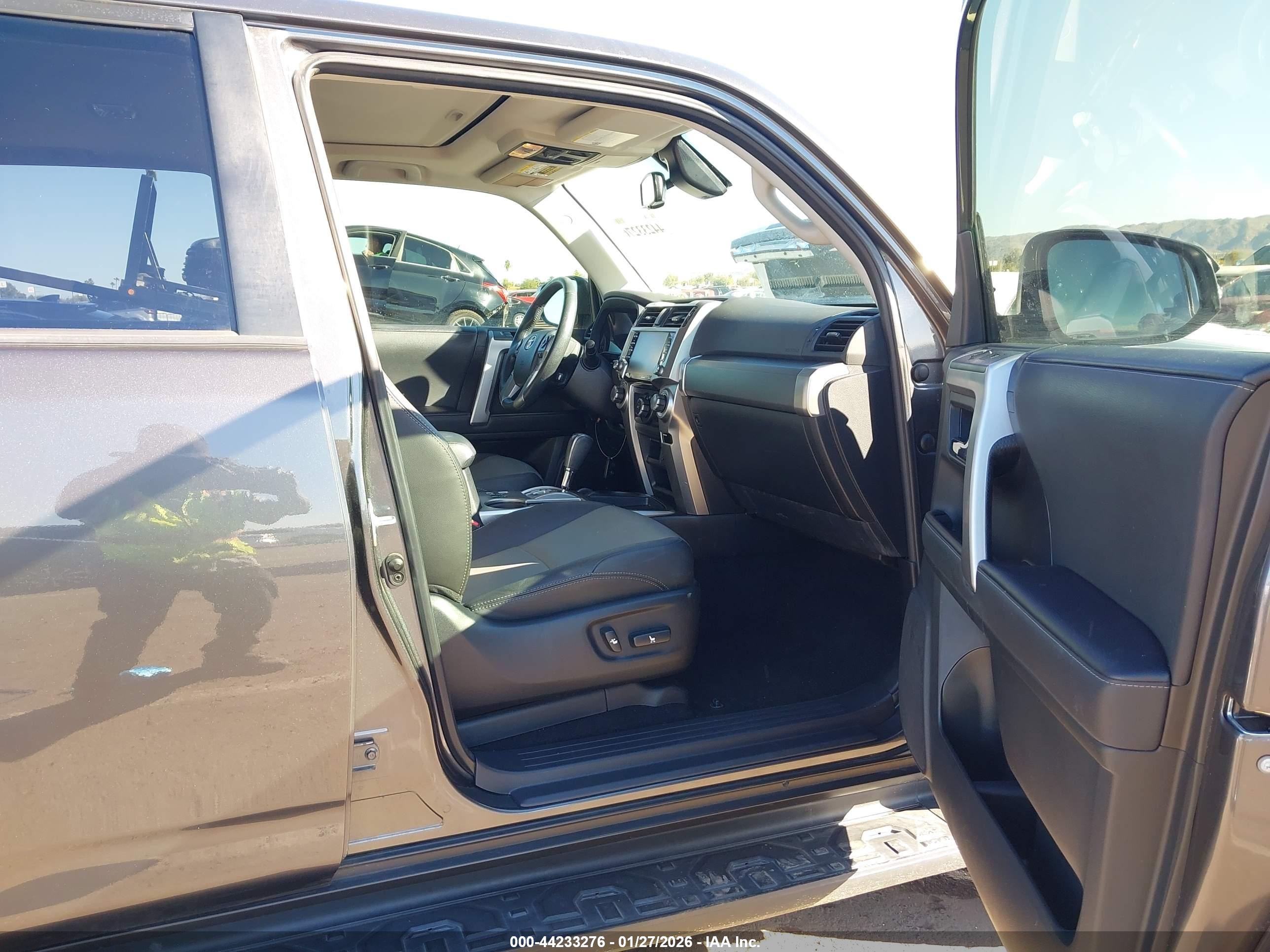 TOYOTA 4RUNNER image 5