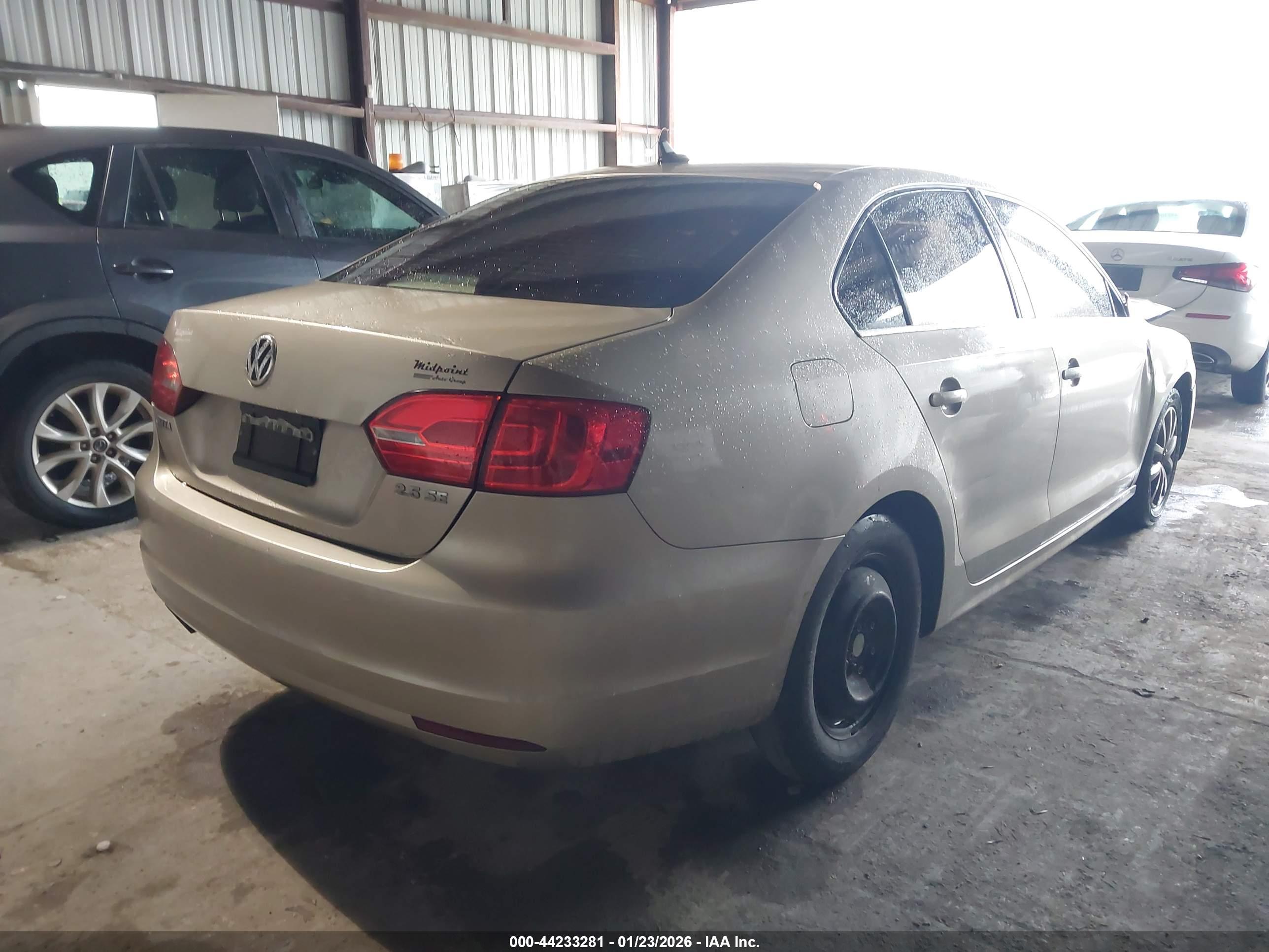 VOLKSWAGEN JETTA image 4