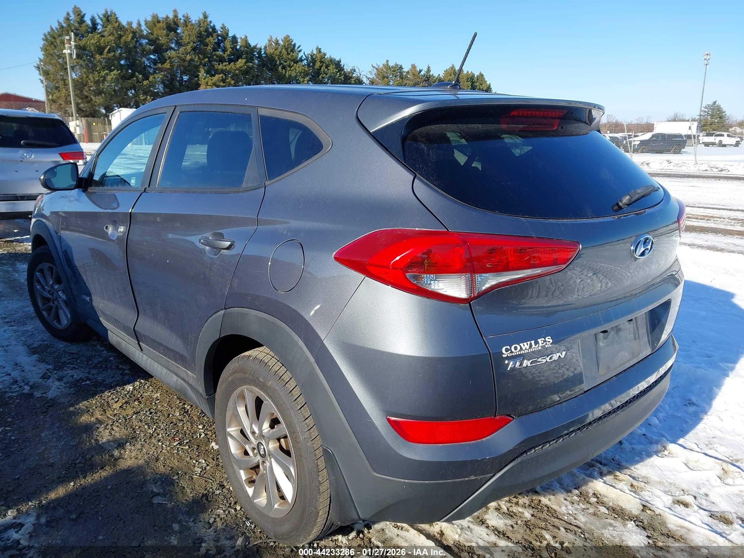 HYUNDAI TUCSON image 3