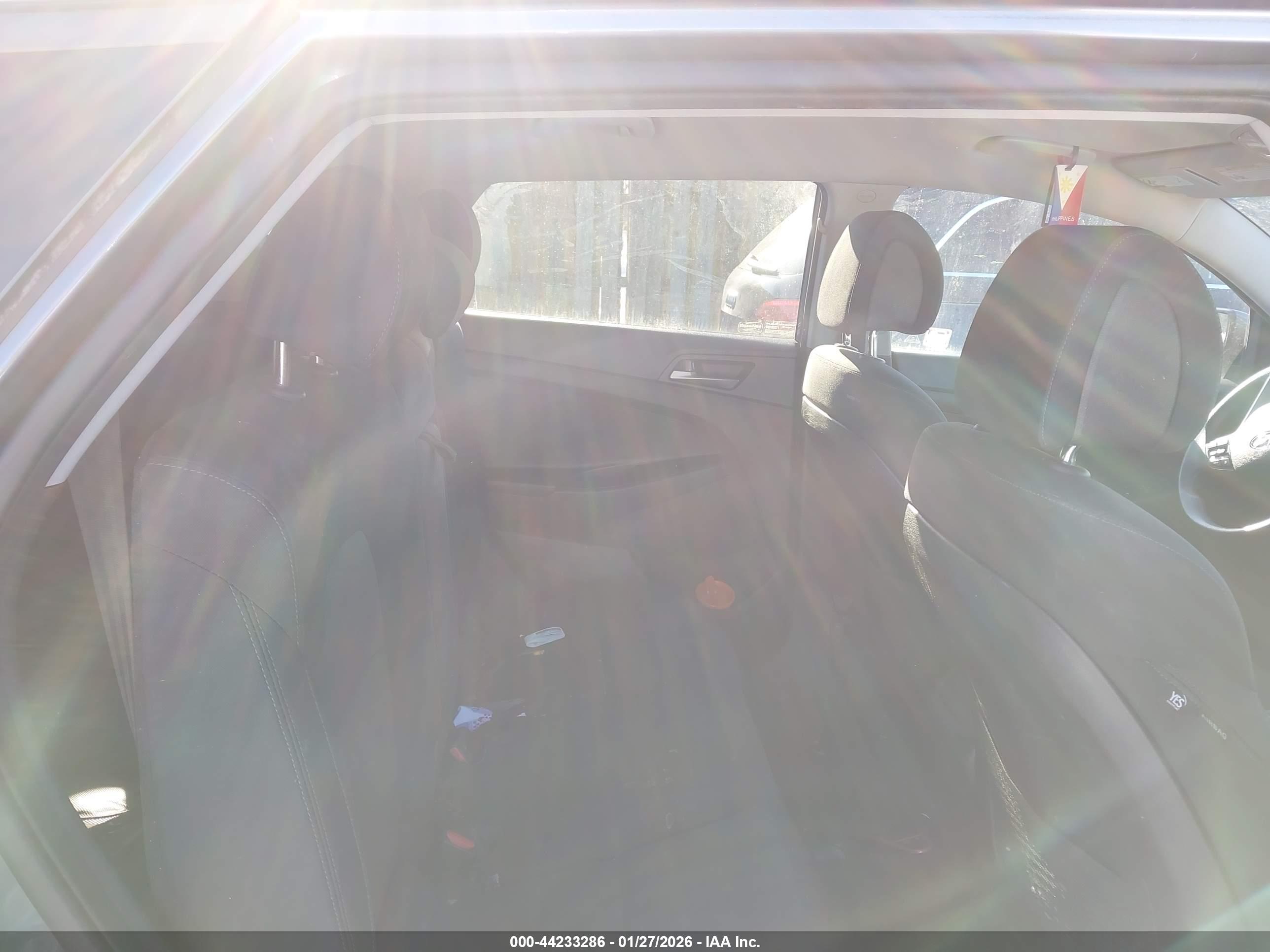 HYUNDAI TUCSON image 8