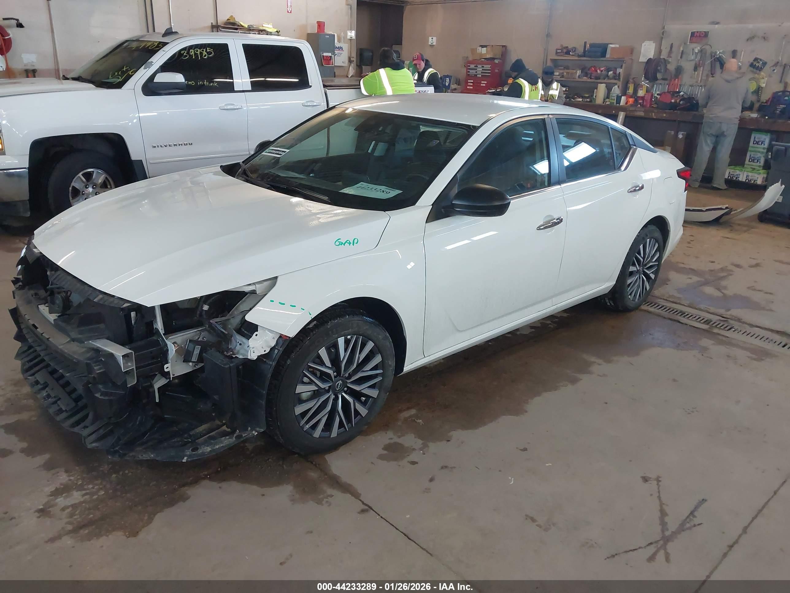 NISSAN ALTIMA image 2
