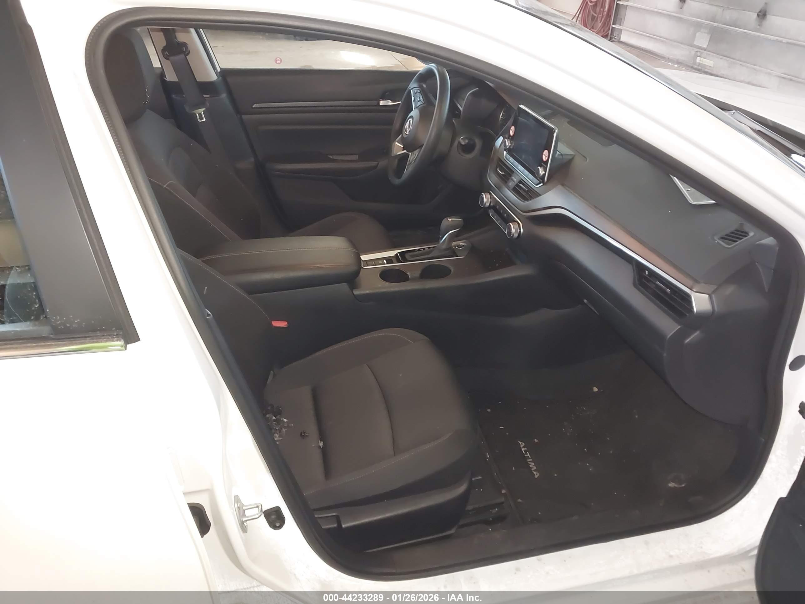 NISSAN ALTIMA image 5
