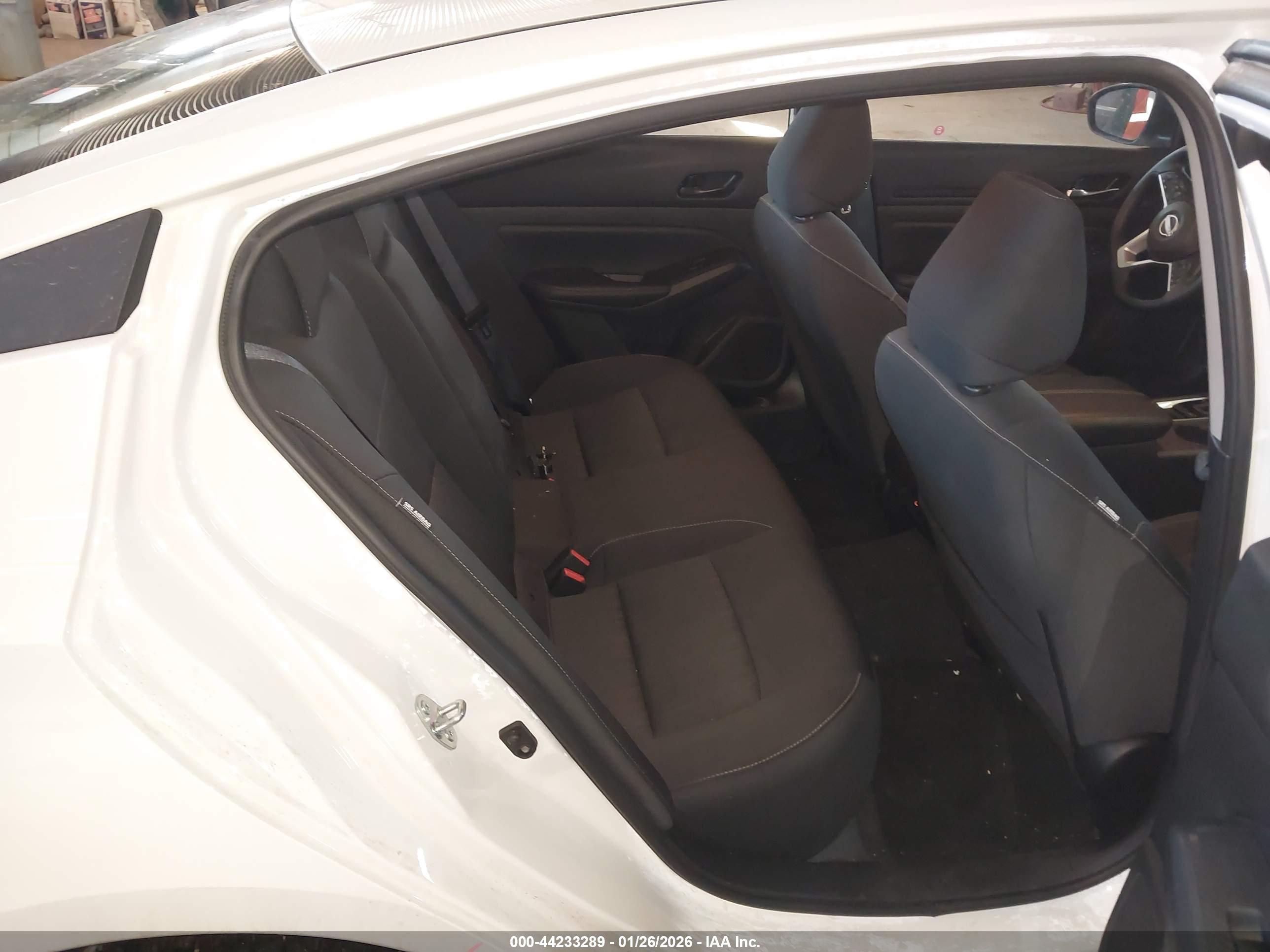 NISSAN ALTIMA image 8
