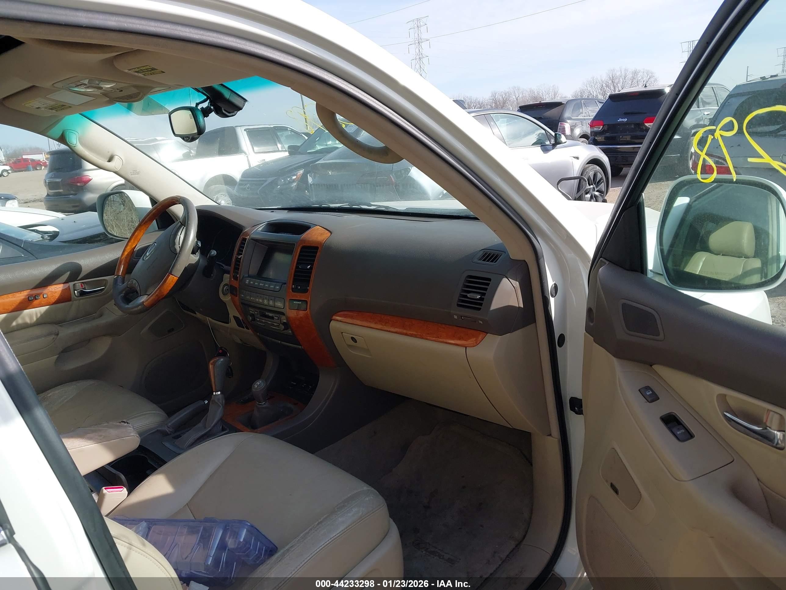 LEXUS GX image 5