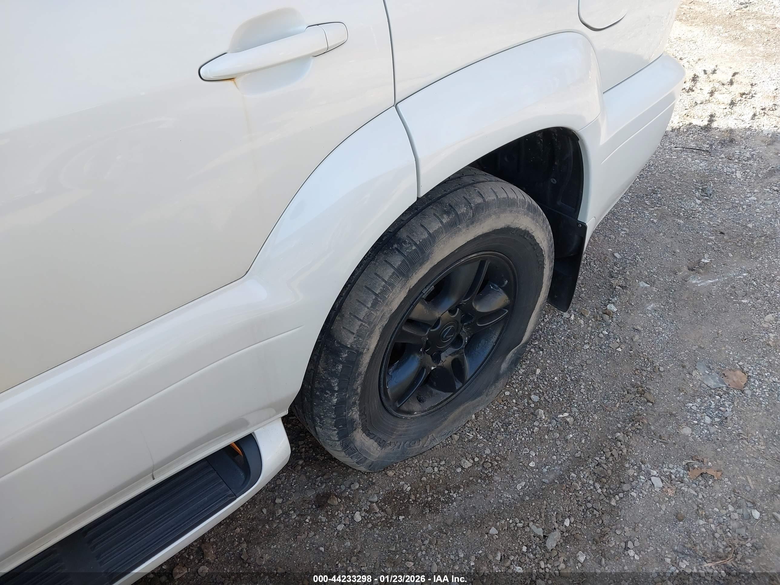 LEXUS GX image 6