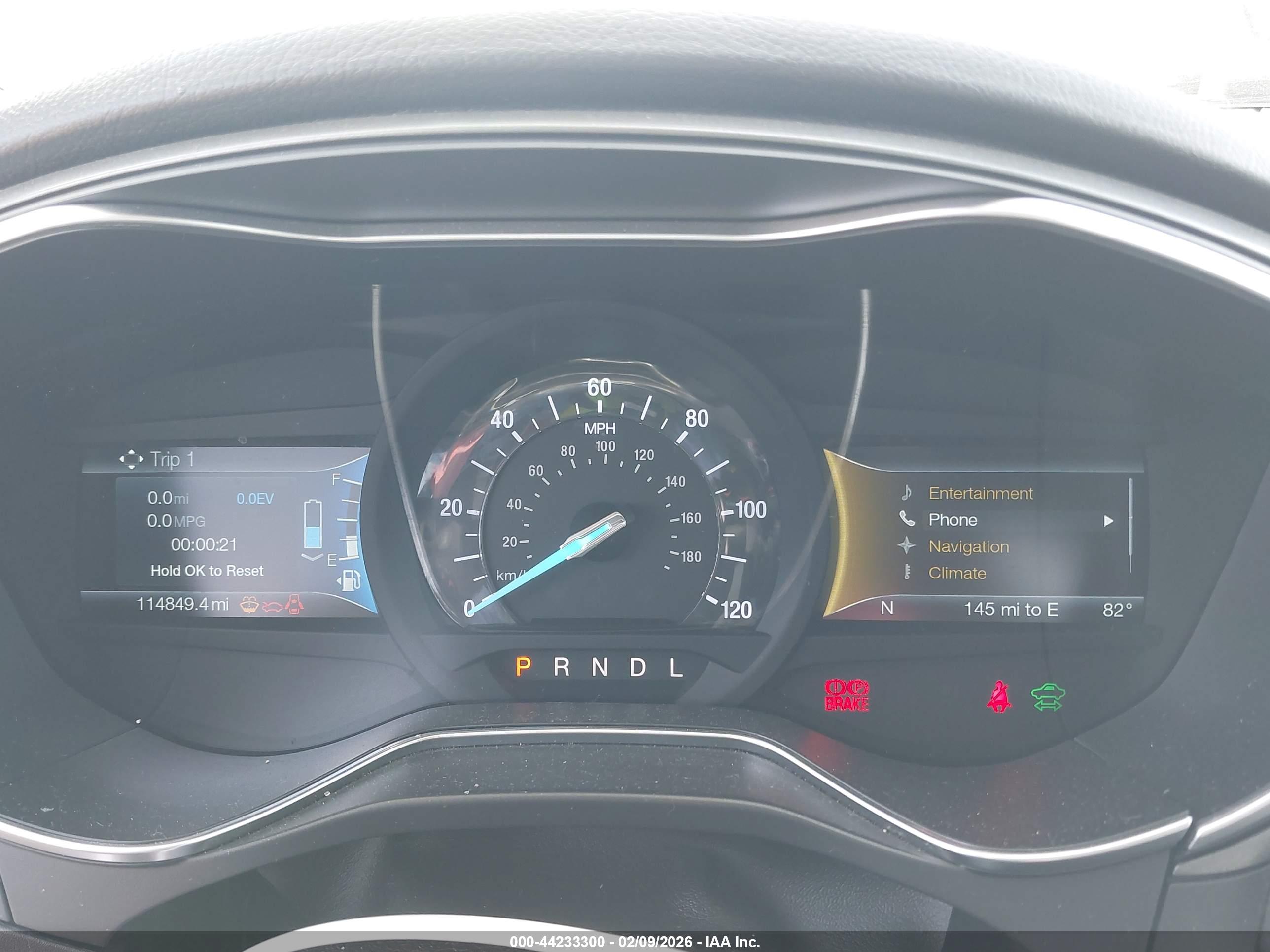 FORD FUSION image 7