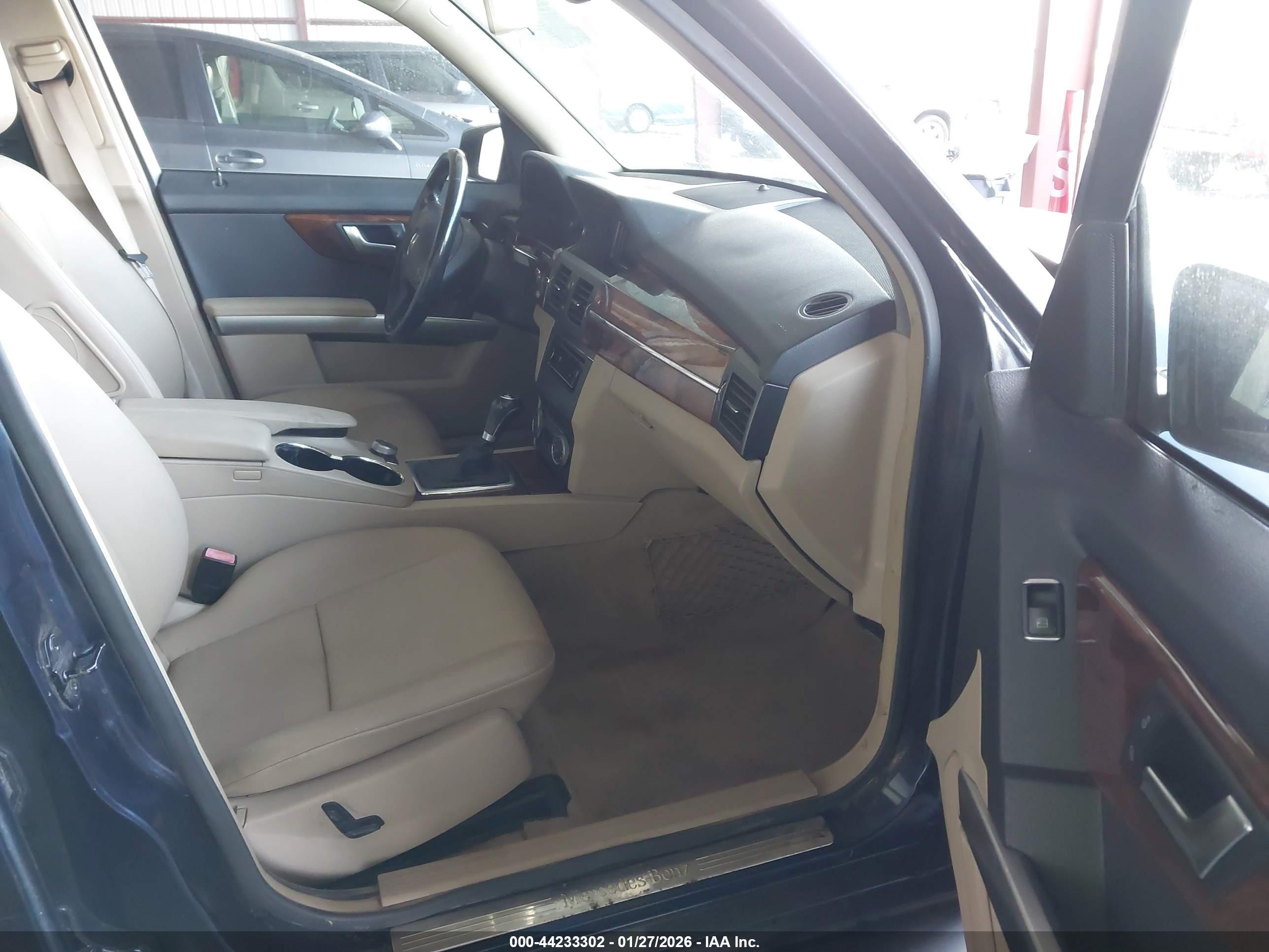 MERCEDES-BENZ GLK image 5