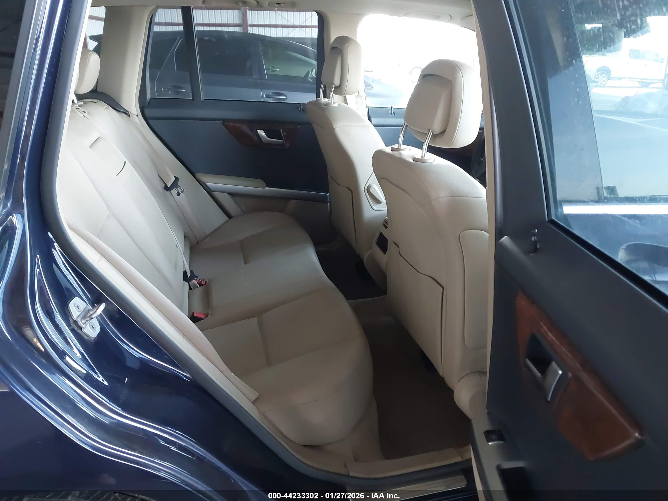 MERCEDES-BENZ GLK image 8