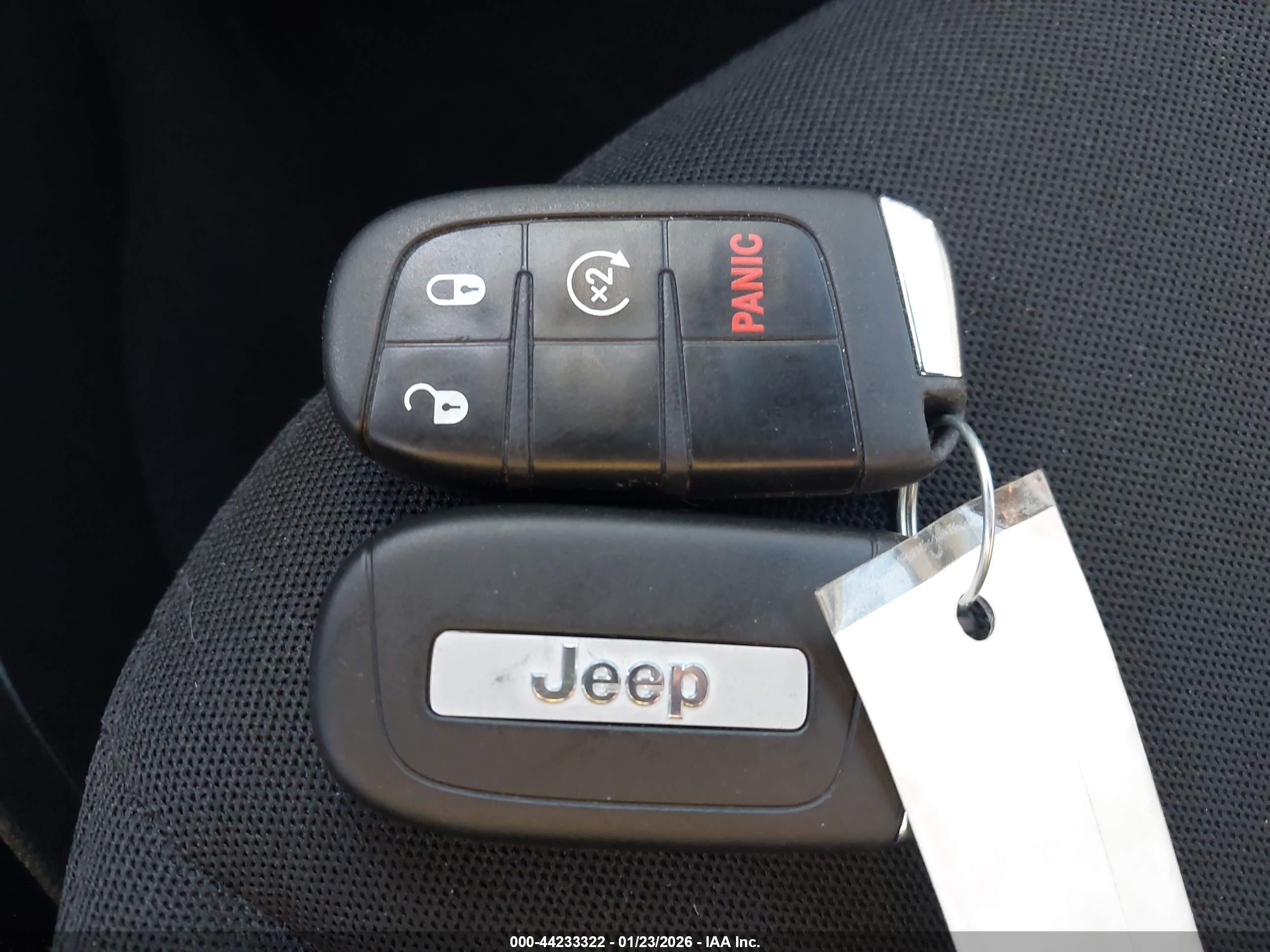 JEEP RENEGADE image 11