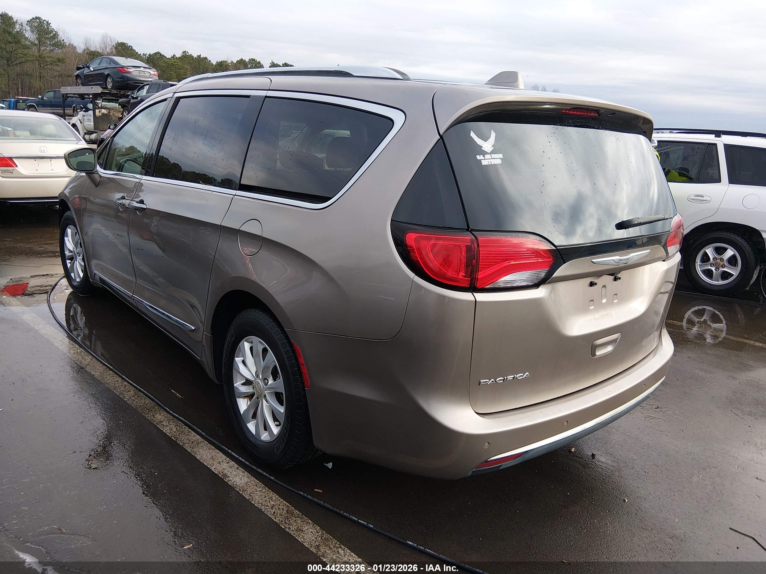 CHRYSLER PACIFICA image 3
