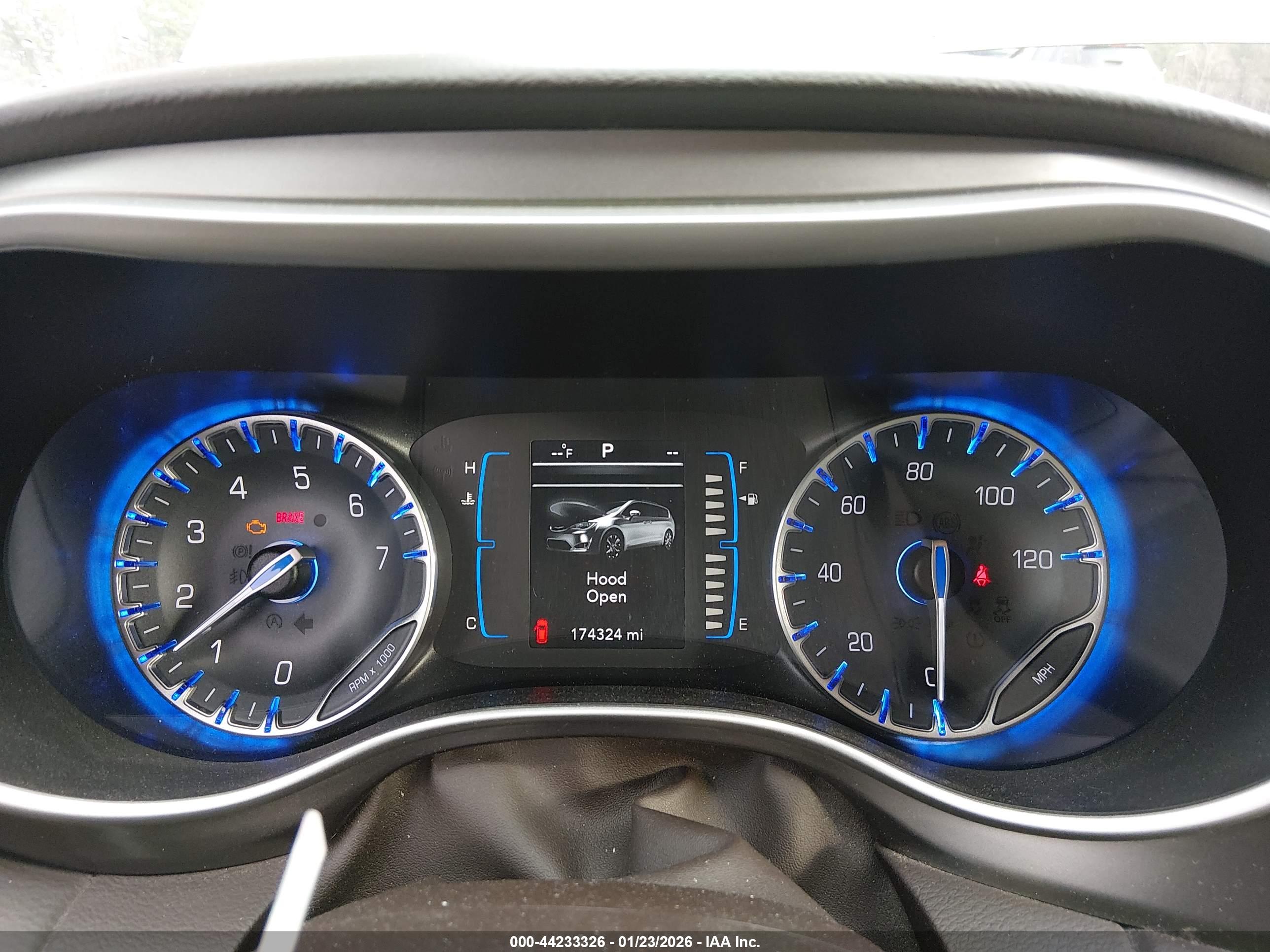 CHRYSLER PACIFICA image 7