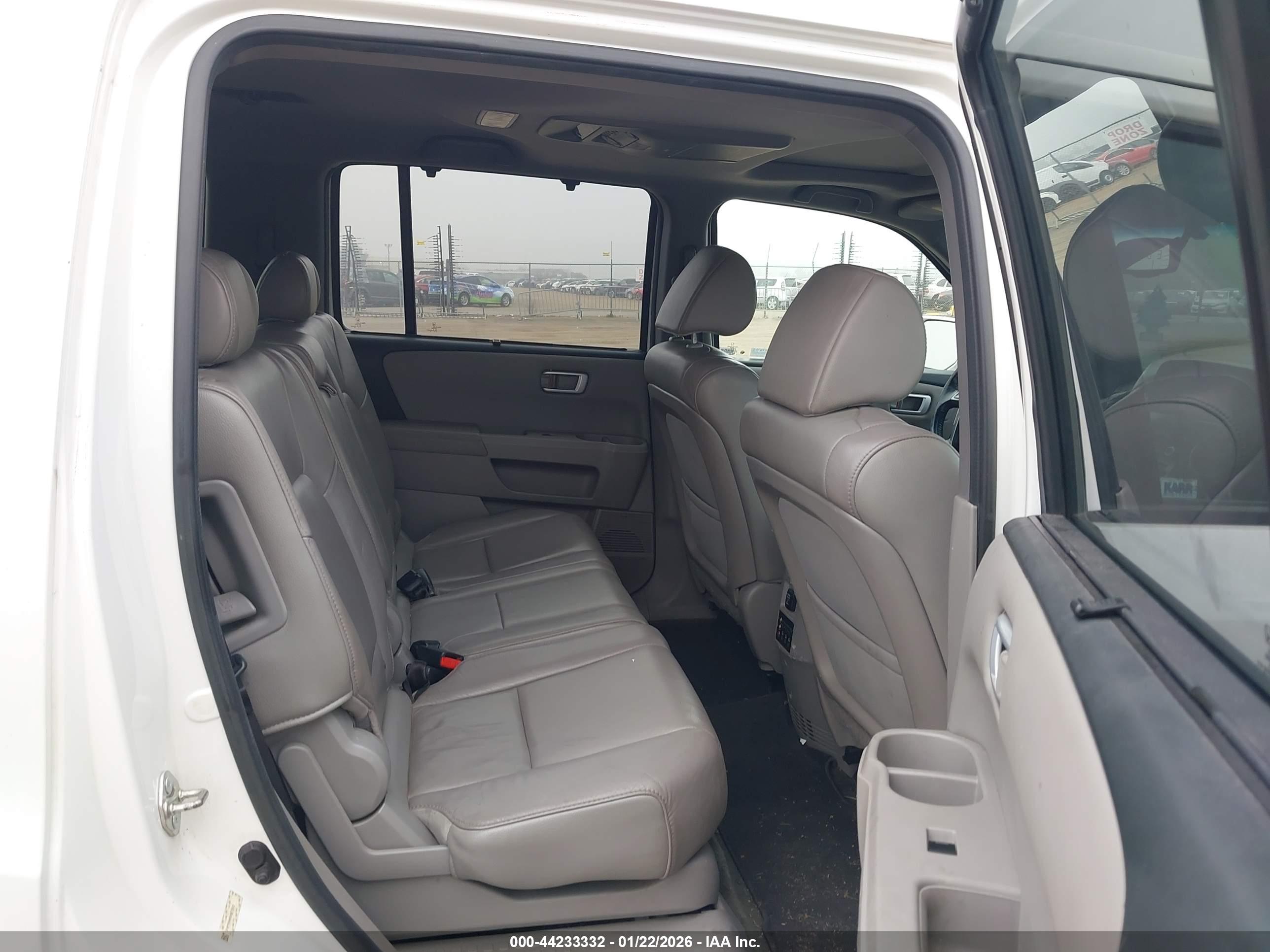 HONDA PILOT image 8