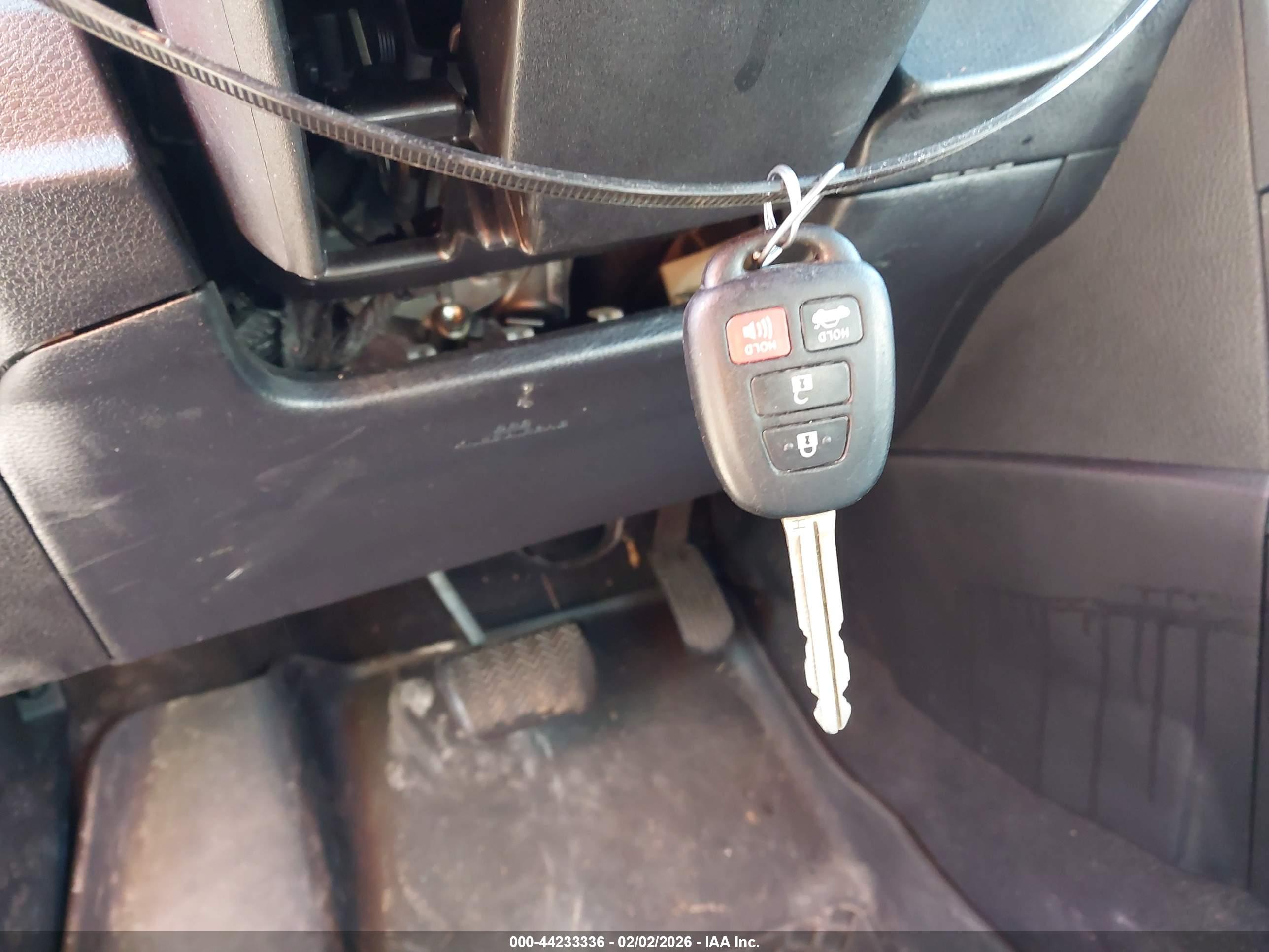 TOYOTA COROLLA image 11