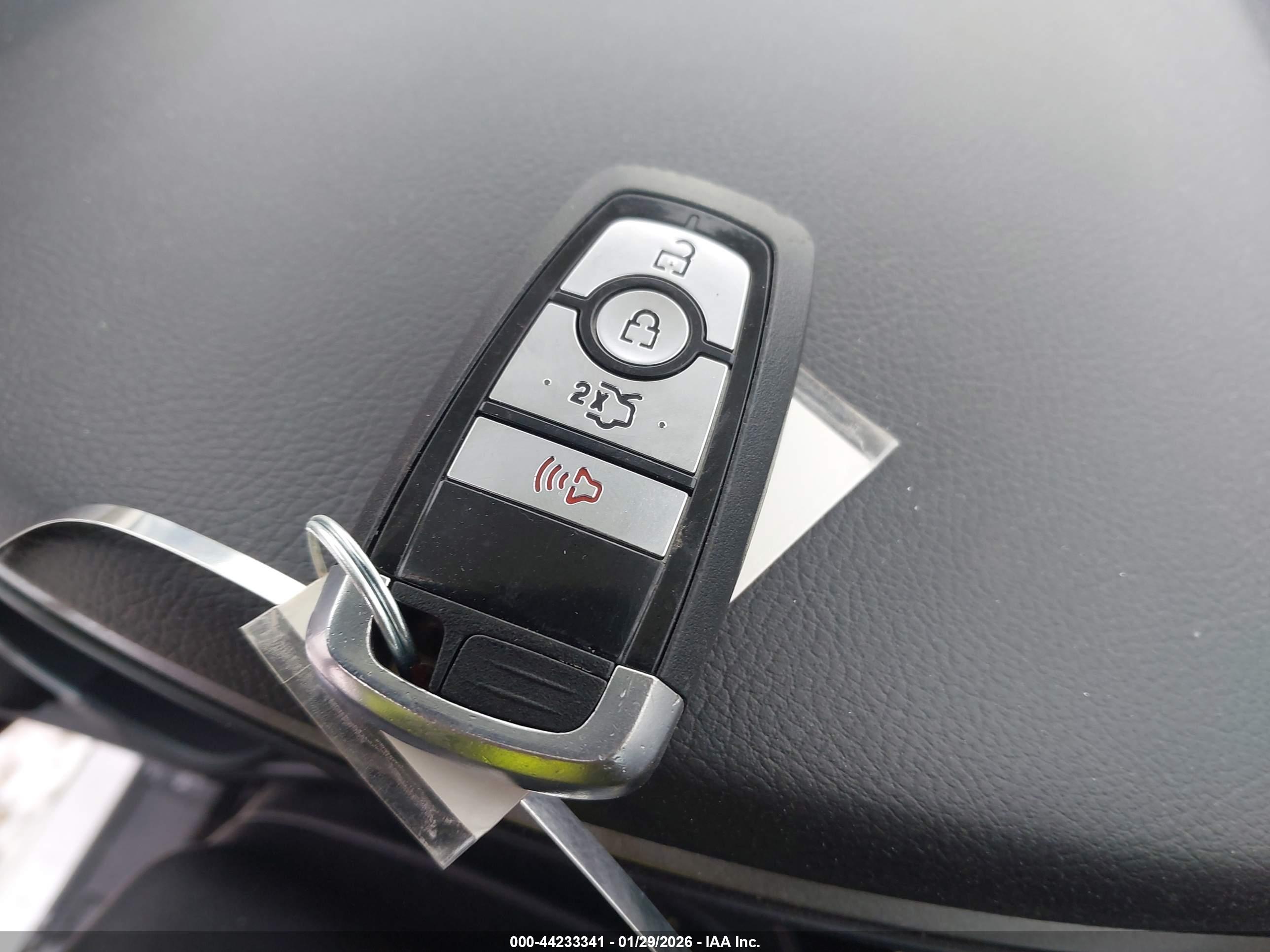 FORD FUSION image 11
