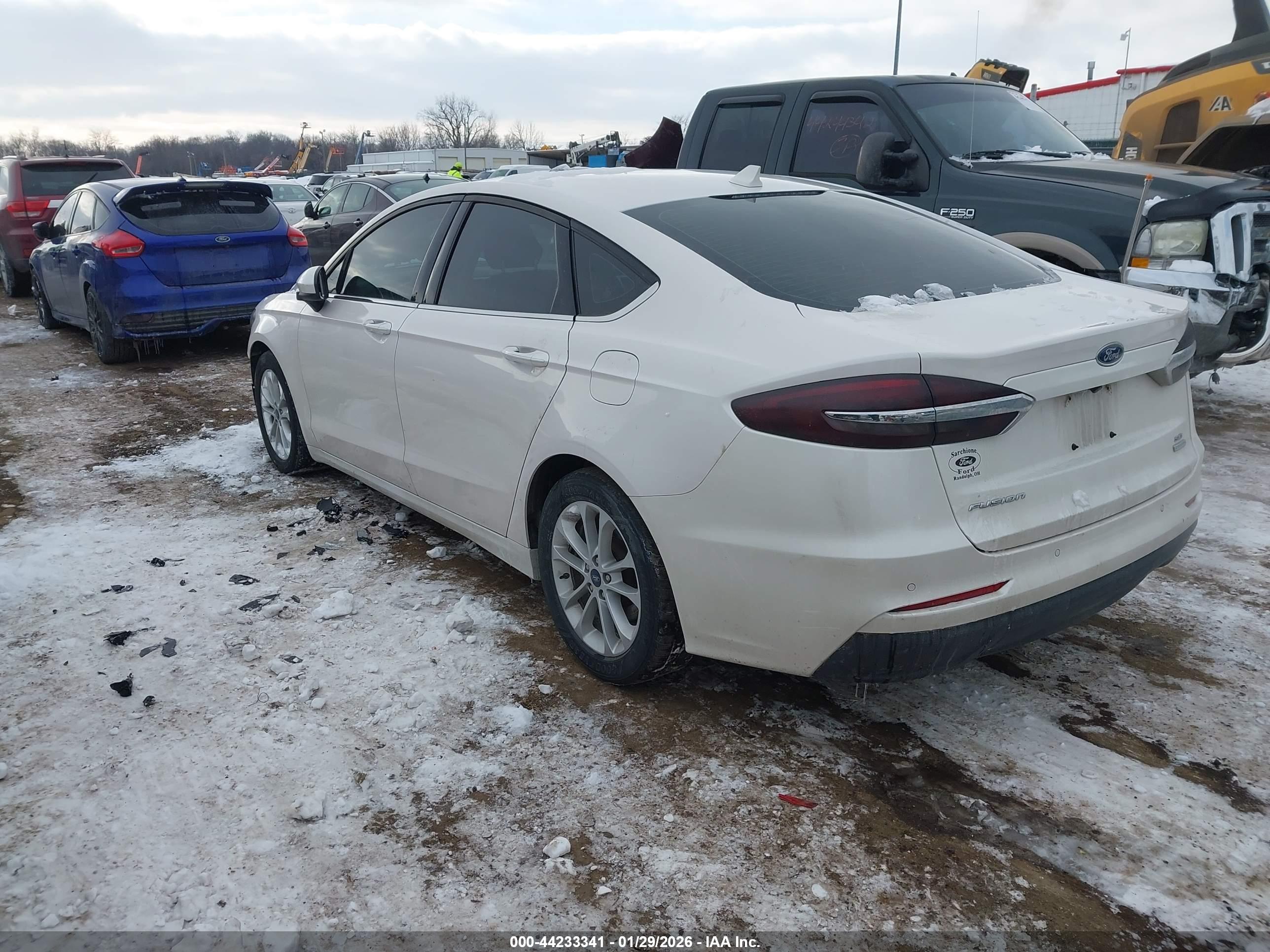 FORD FUSION image 3