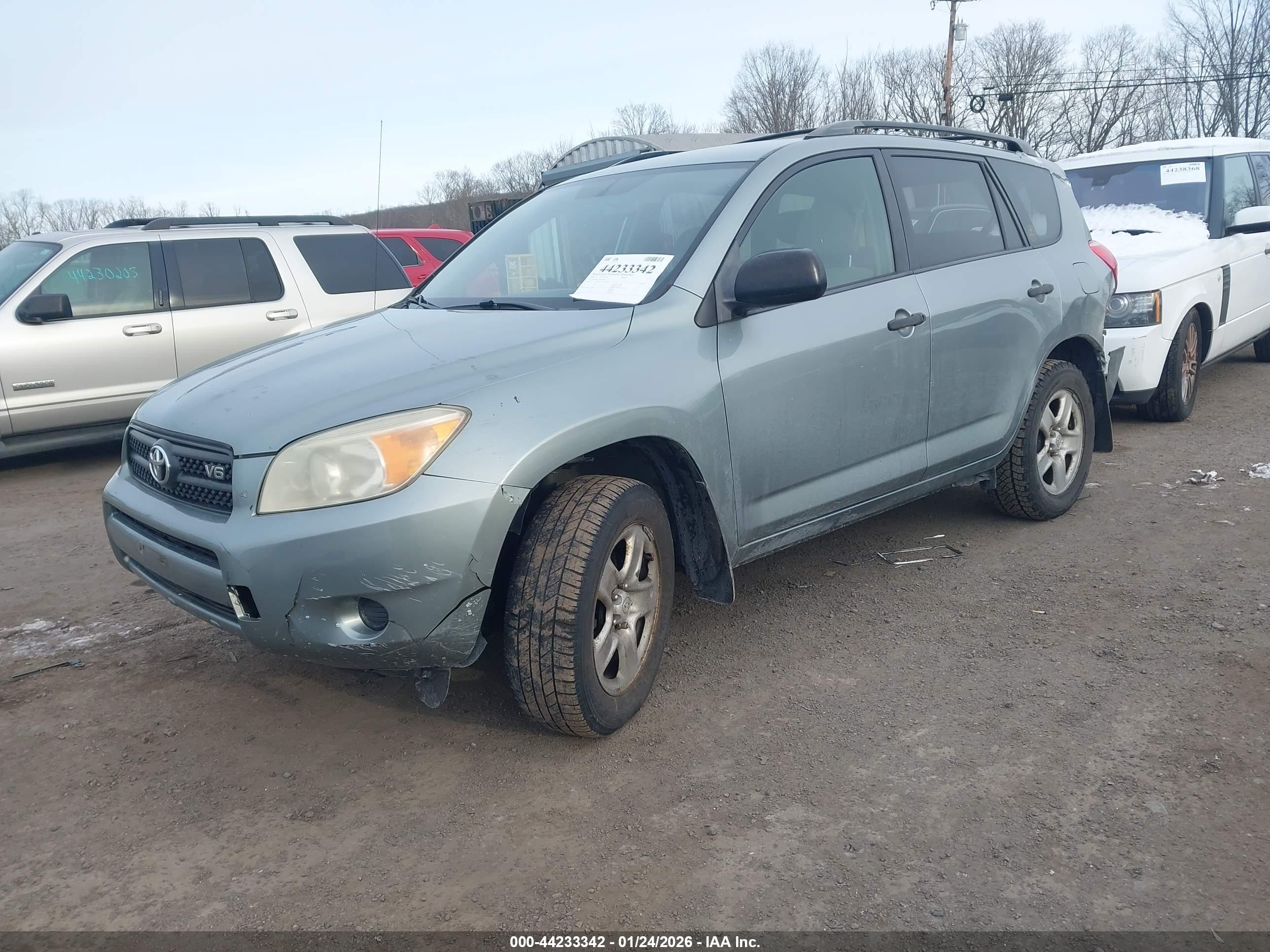 TOYOTA RAV4 image 2
