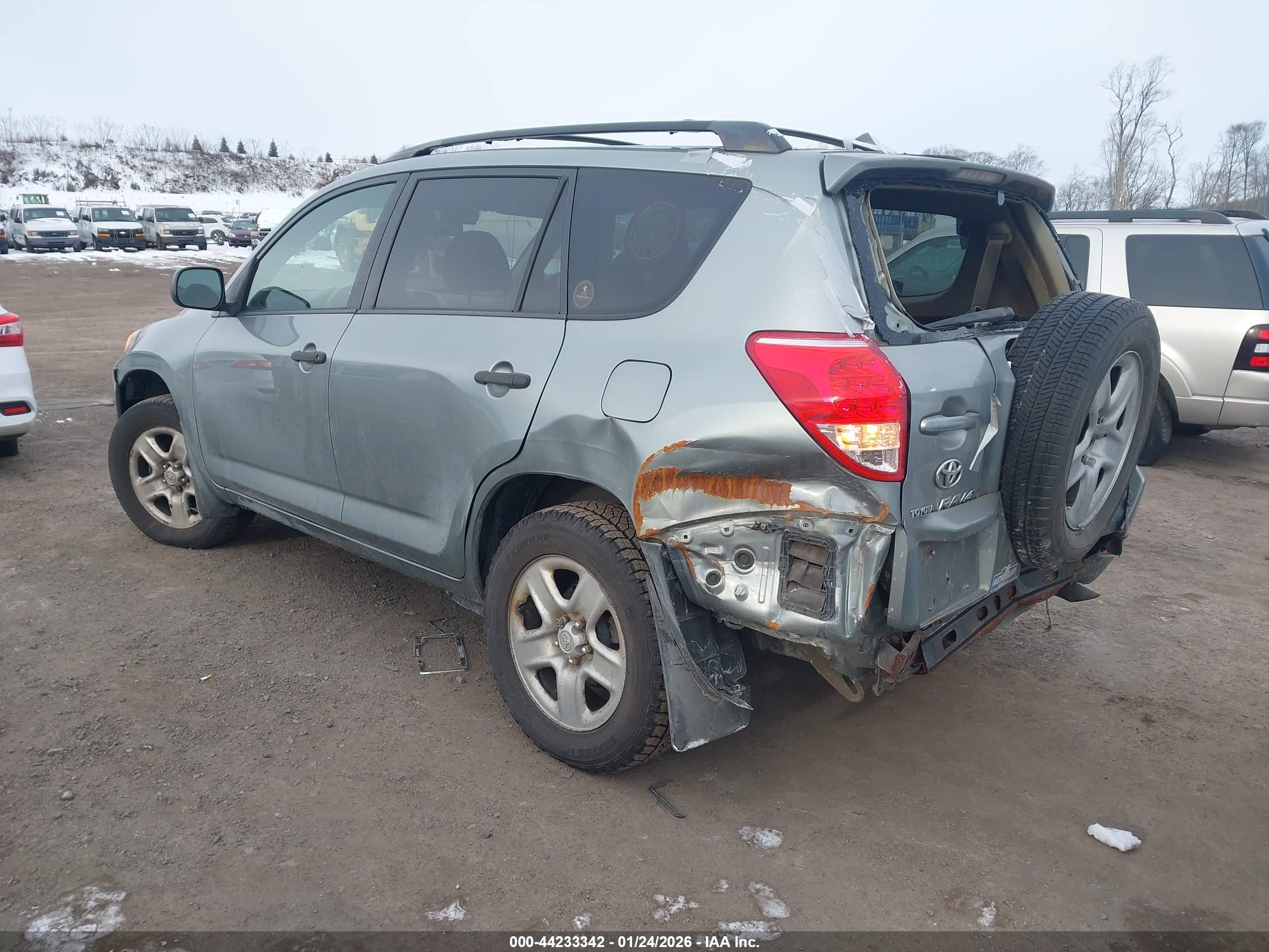 TOYOTA RAV4 image 3