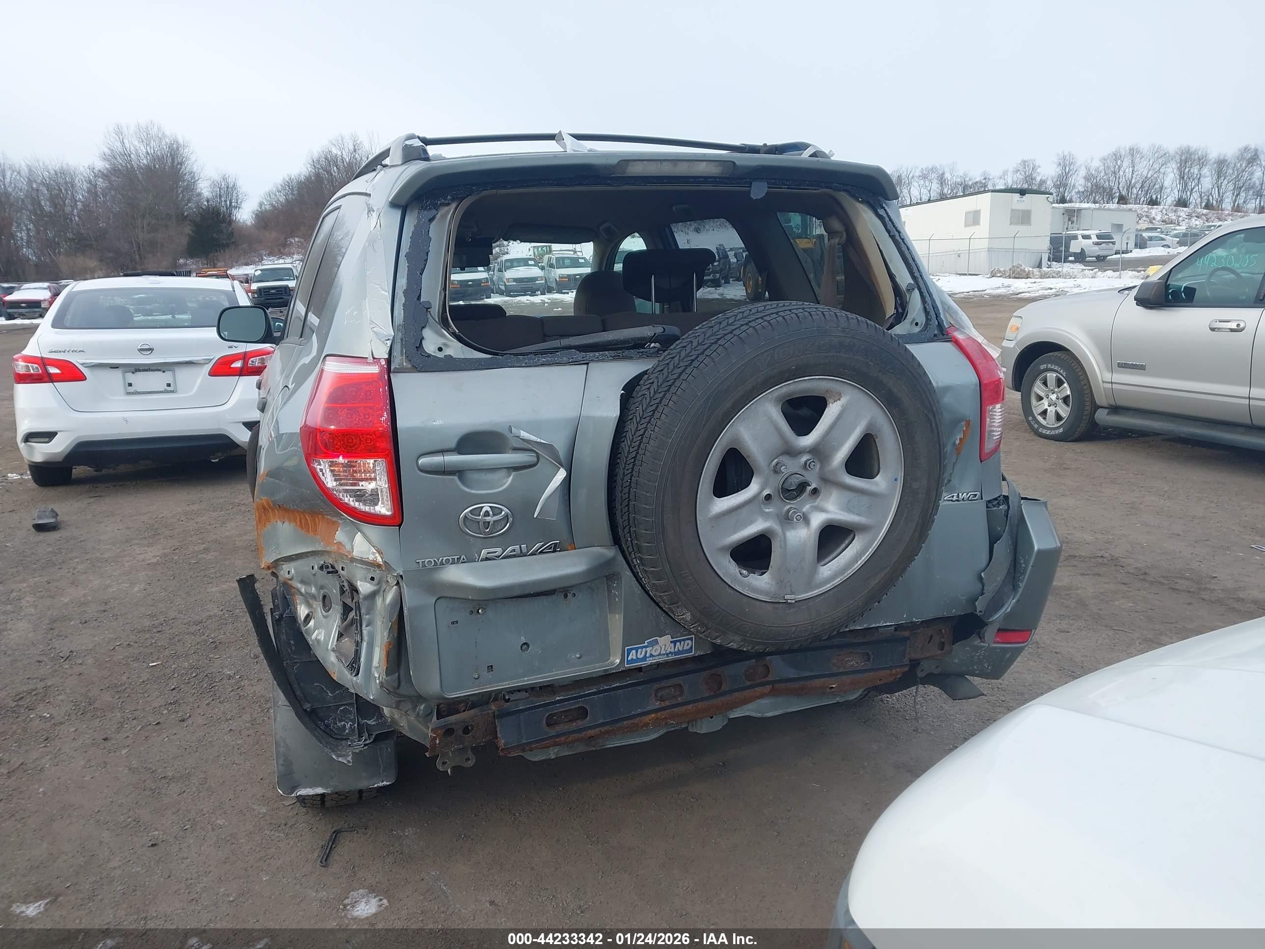 TOYOTA RAV4 image 6
