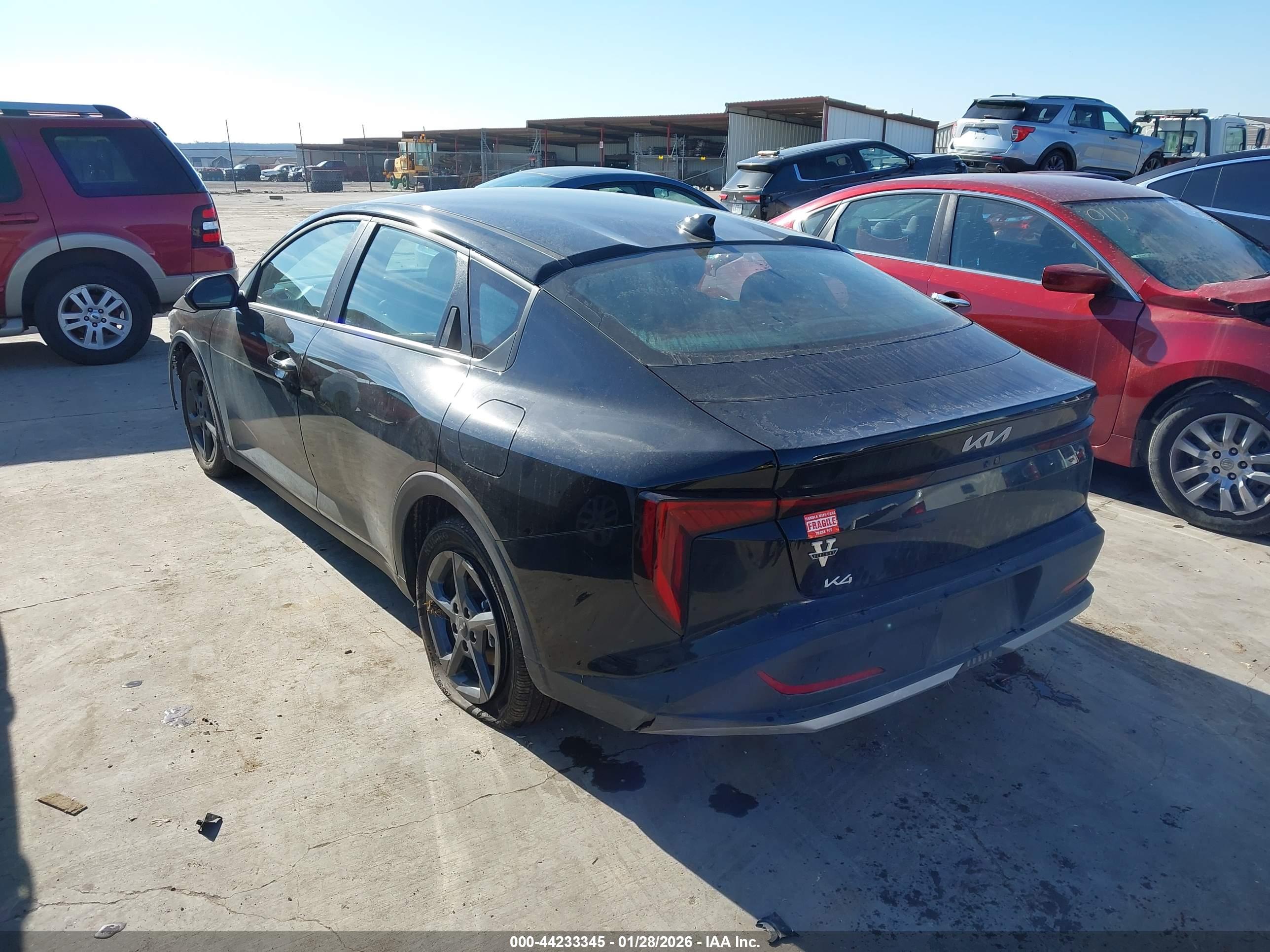 KIA K4 image 3