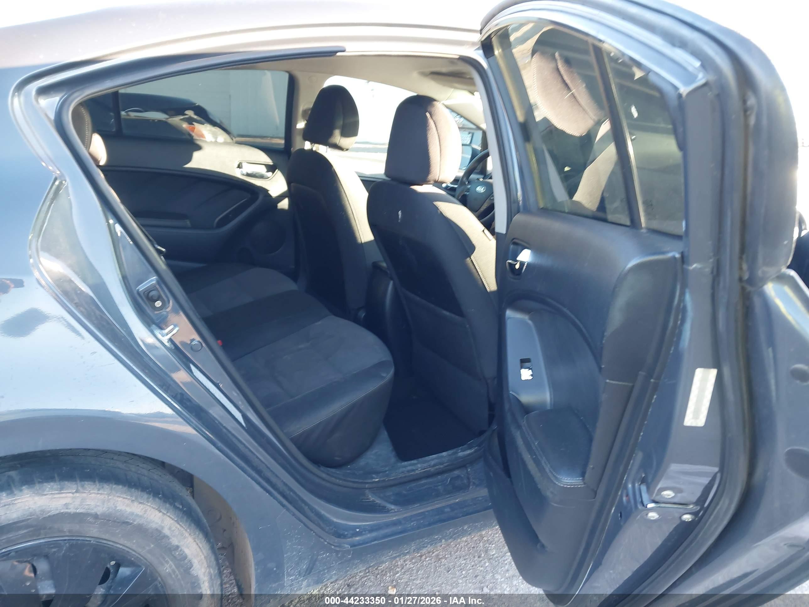 KIA FORTE image 8