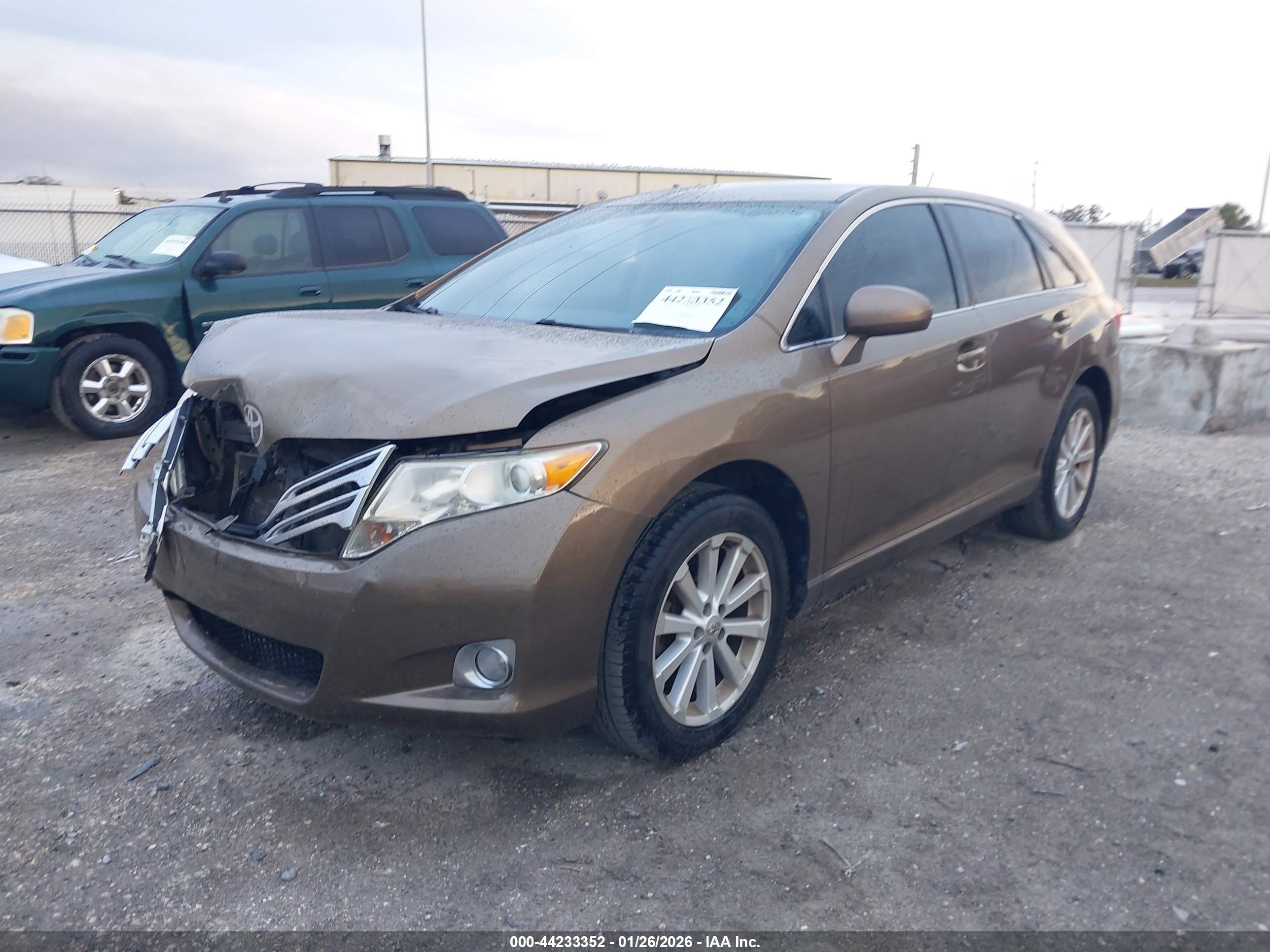 TOYOTA VENZA image 2