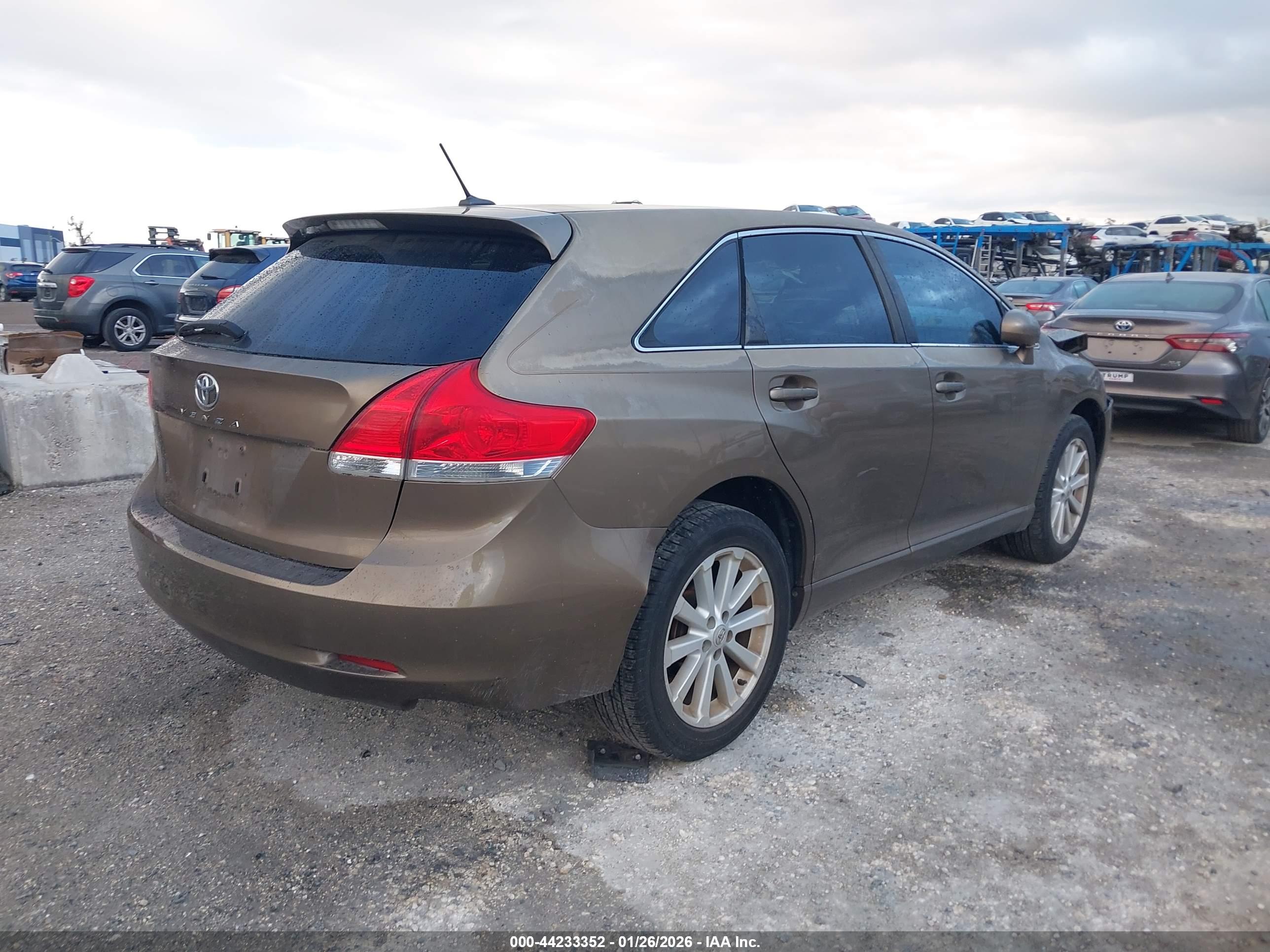 TOYOTA VENZA image 4