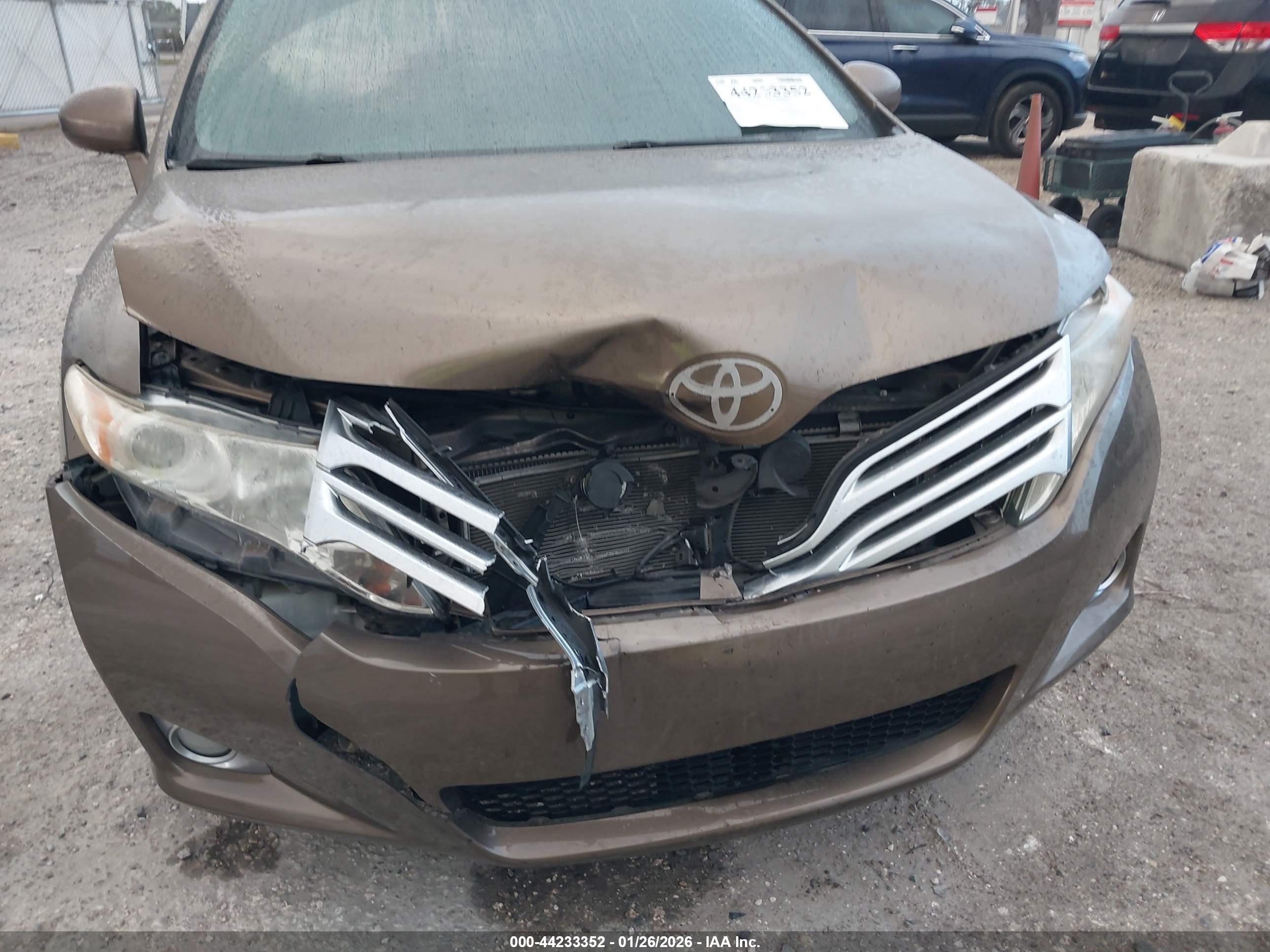 TOYOTA VENZA image 6