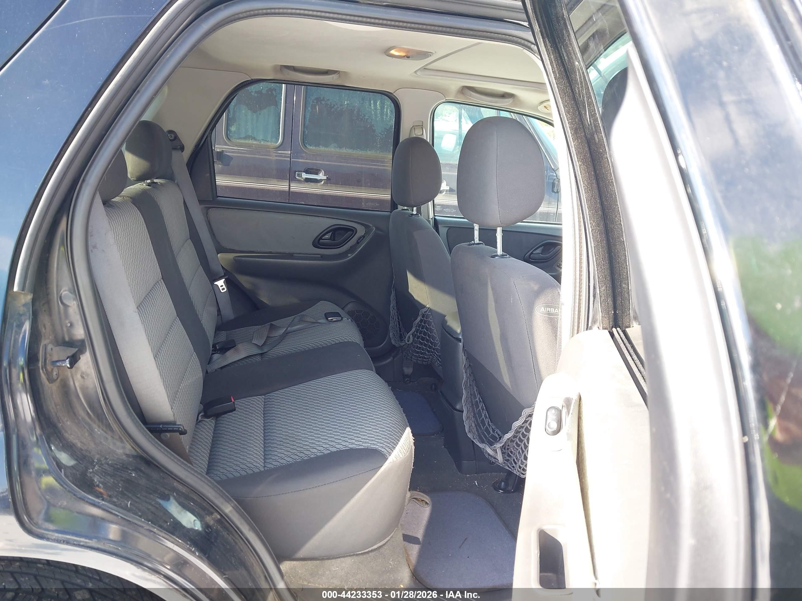 FORD ESCAPE image 8