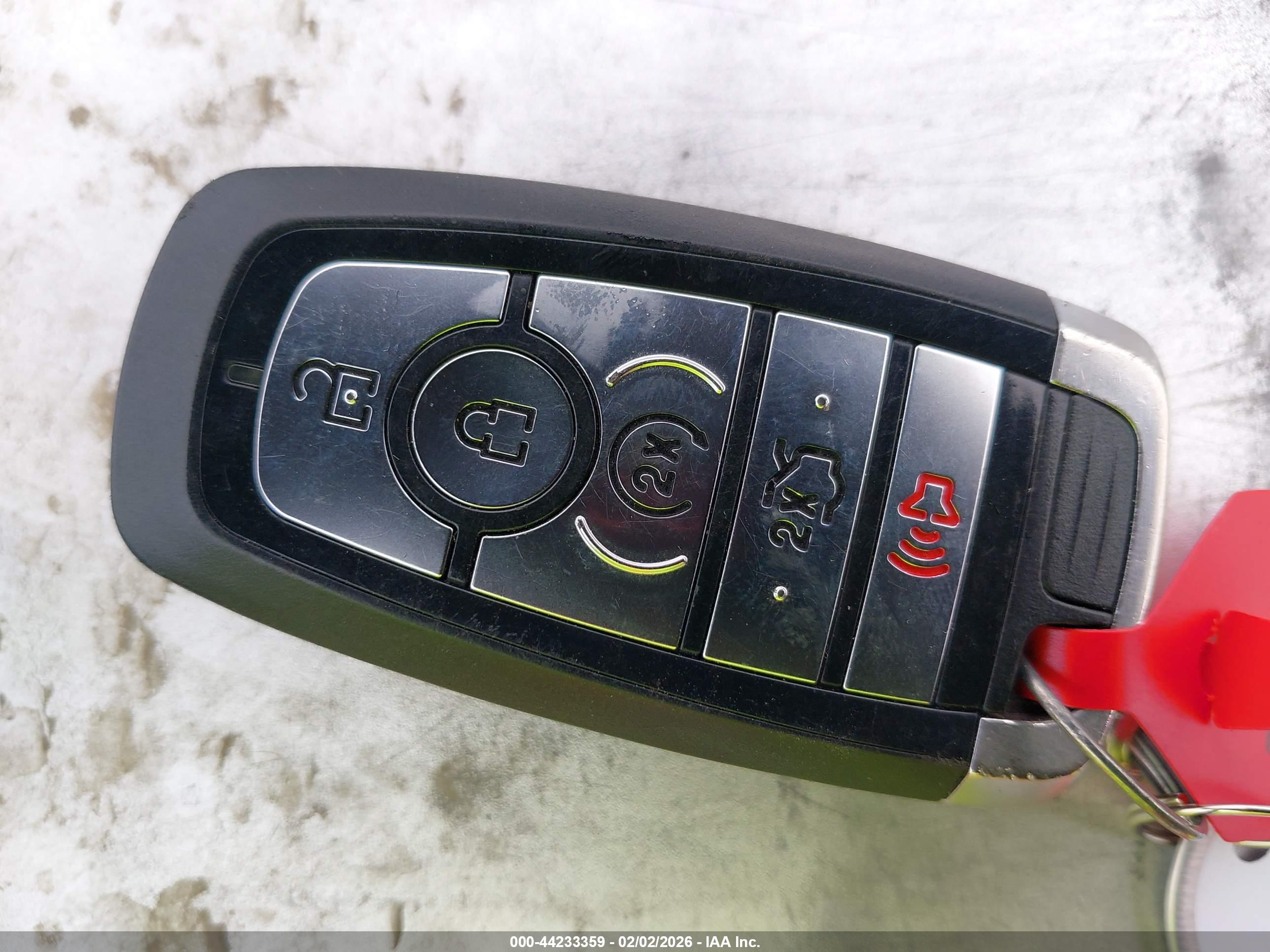 FORD FUSION image 11