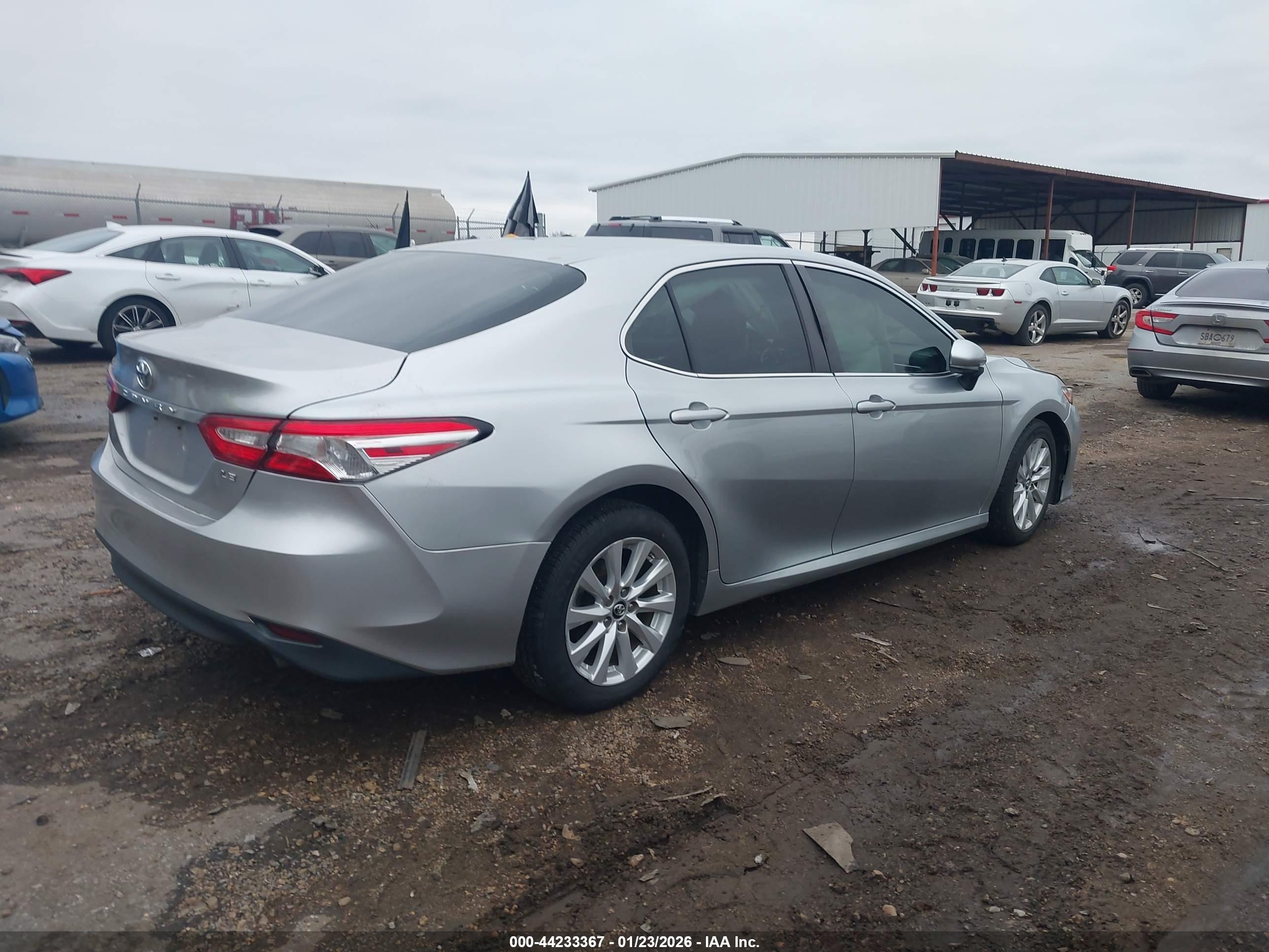 TOYOTA CAMRY image 4