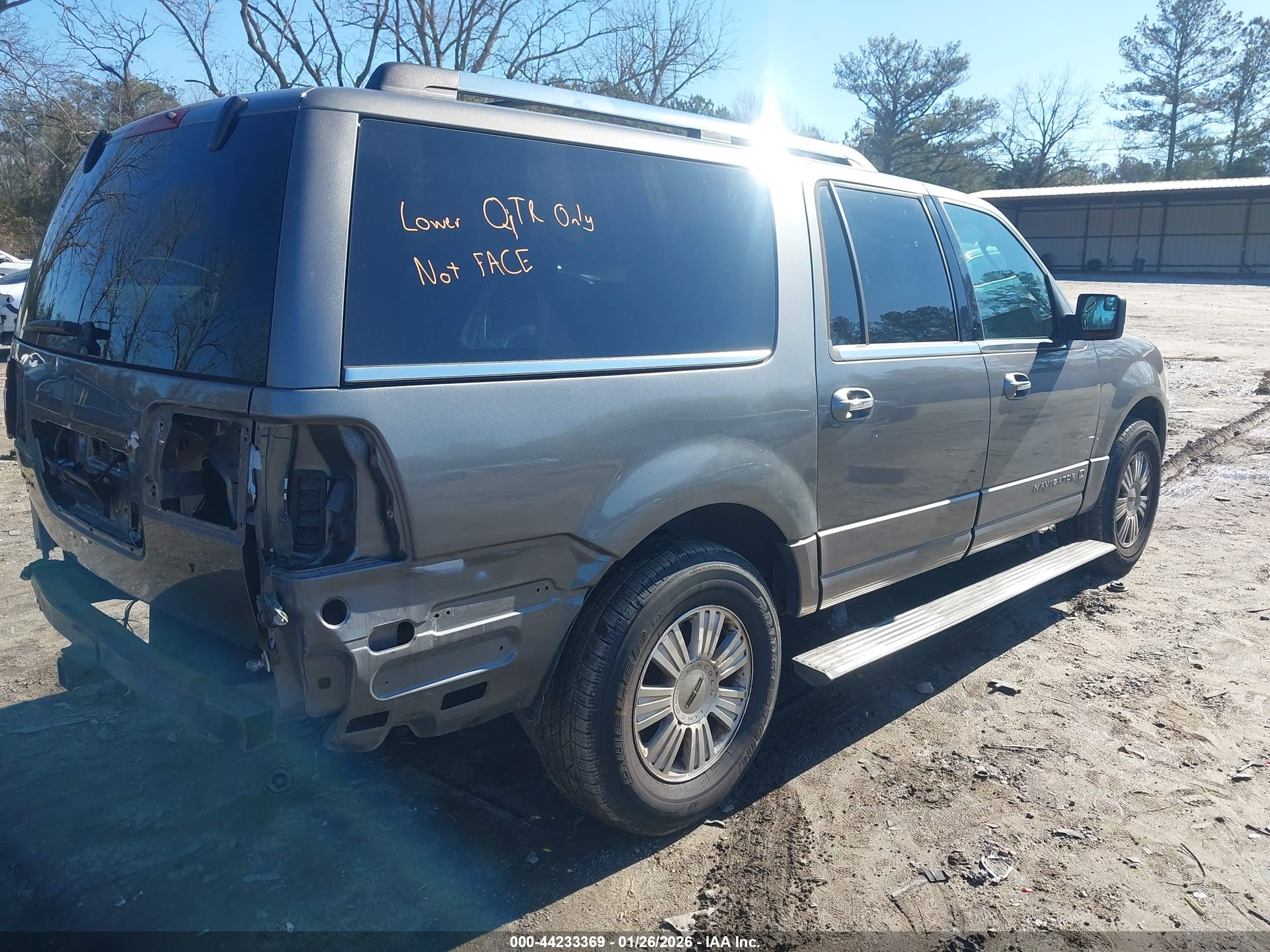 LINCOLN NAVIGATOR image 4