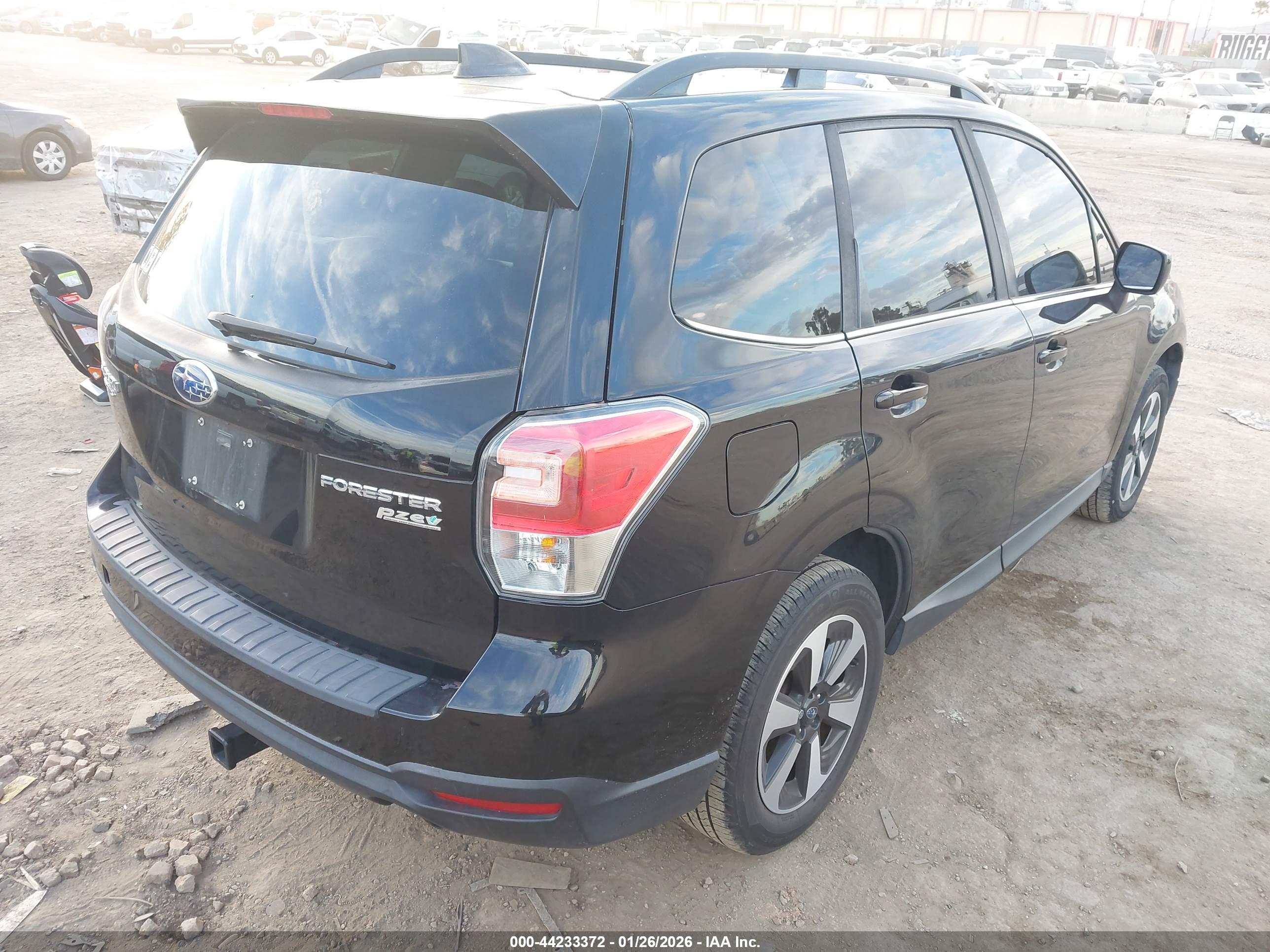 SUBARU FORESTER image 4