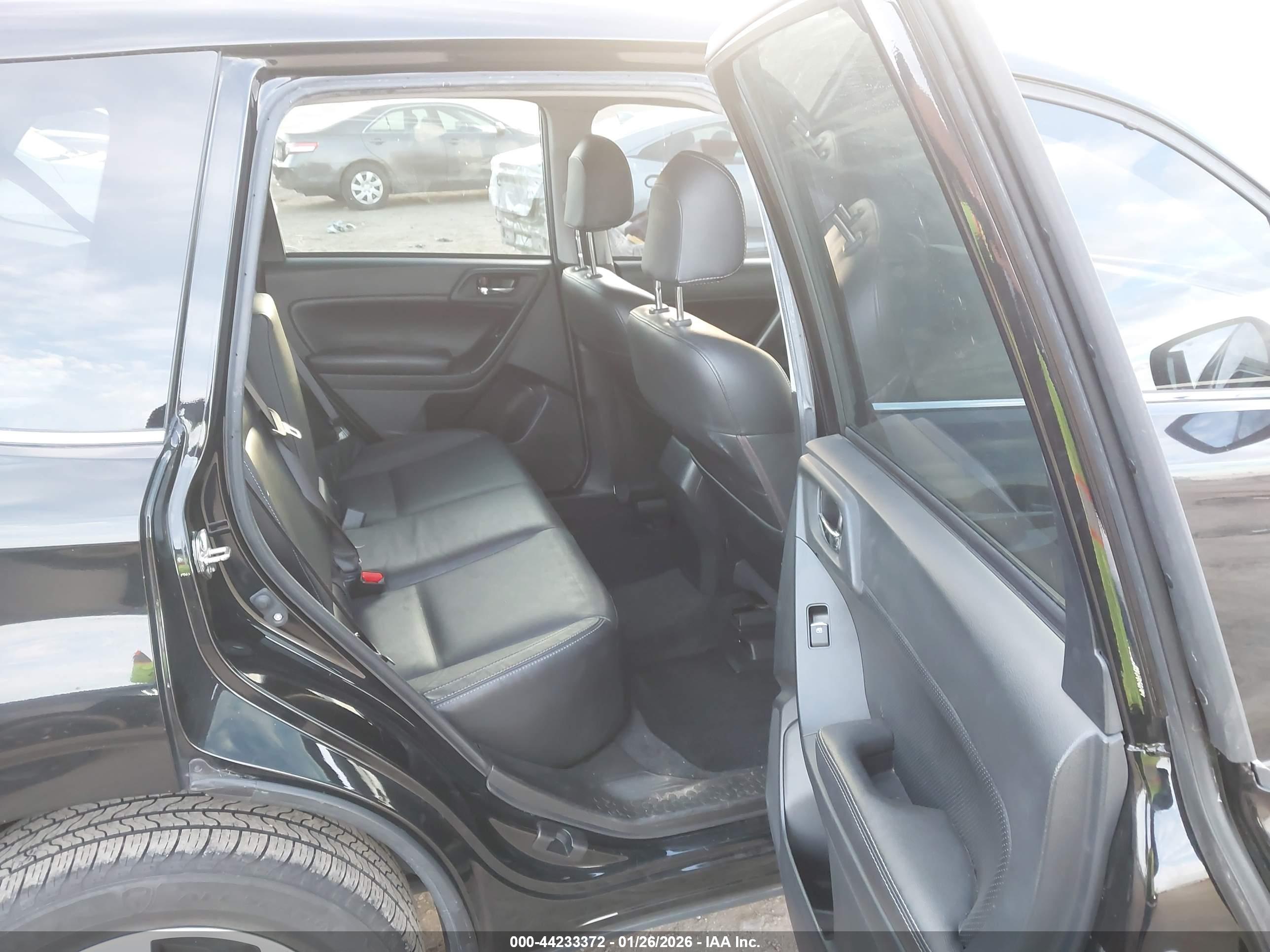 SUBARU FORESTER image 8