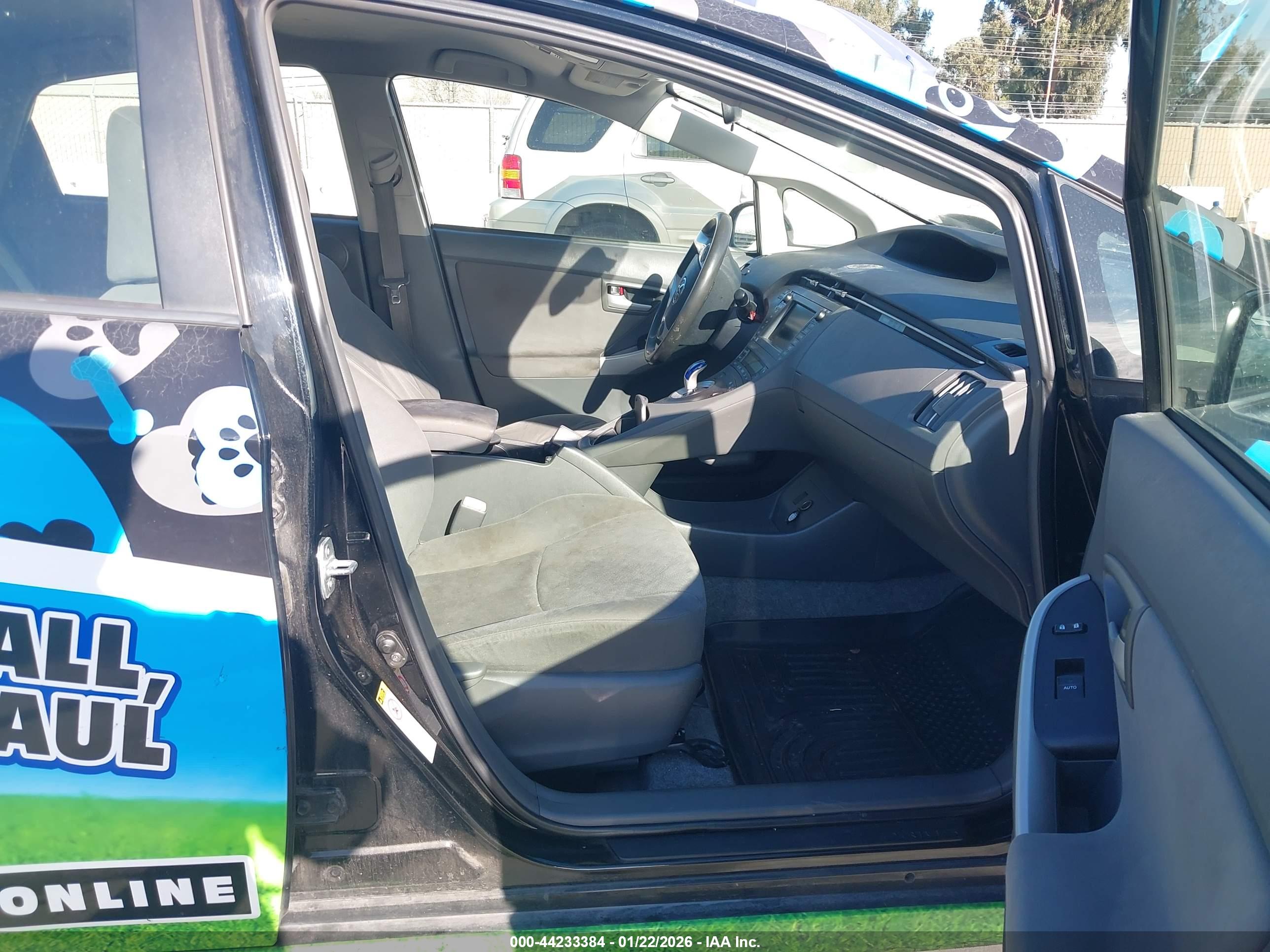TOYOTA PRIUS image 5