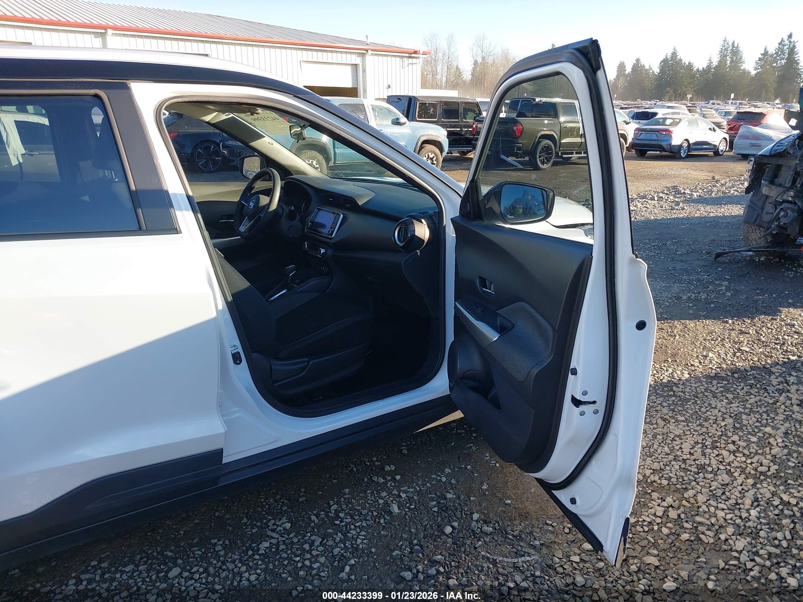NISSAN KICKS image 5