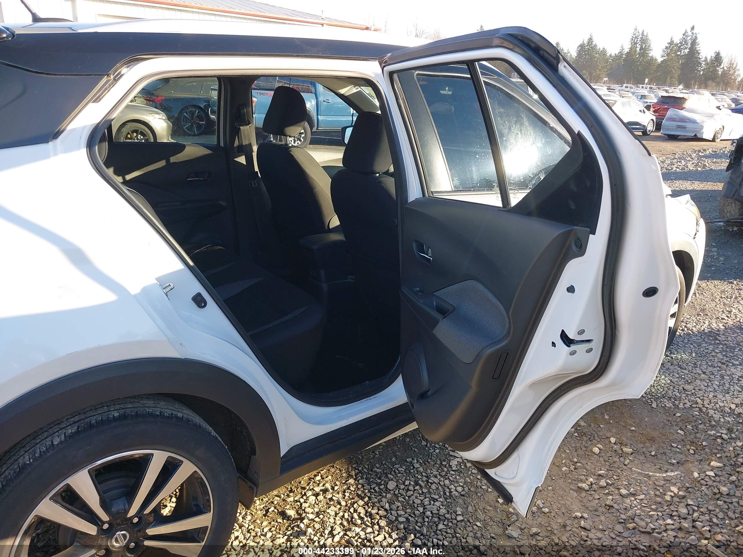 NISSAN KICKS image 8